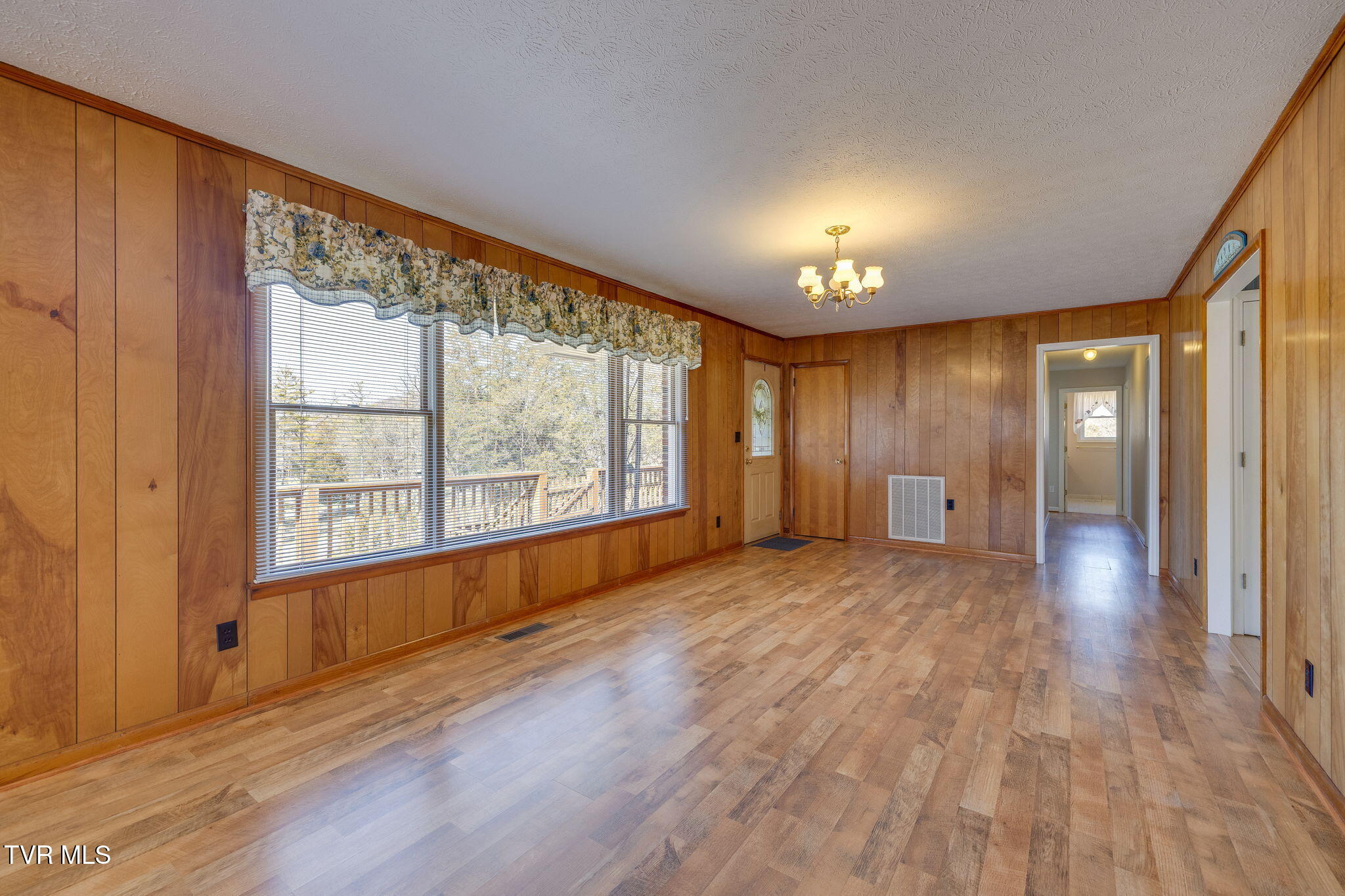 1820 Veterans Memorial Highway Property Photo 7