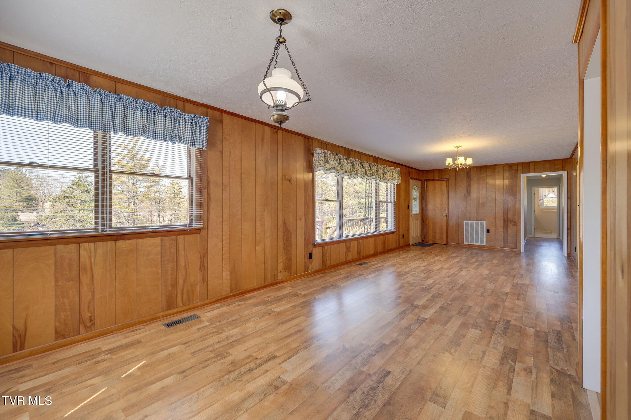 1820 Veterans Memorial Highway Property Photo 9