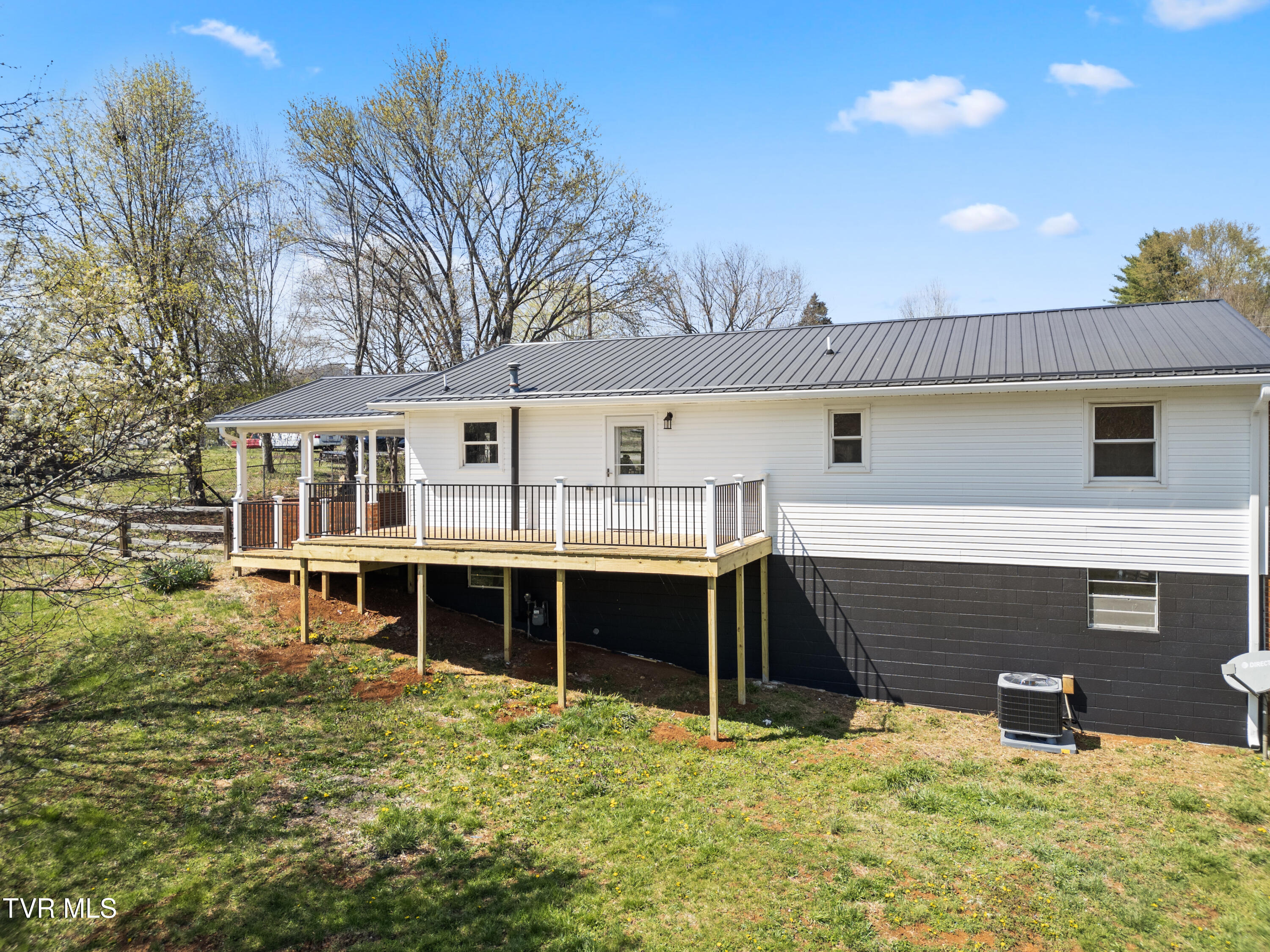 218 Livesay Circle Property Photo 3