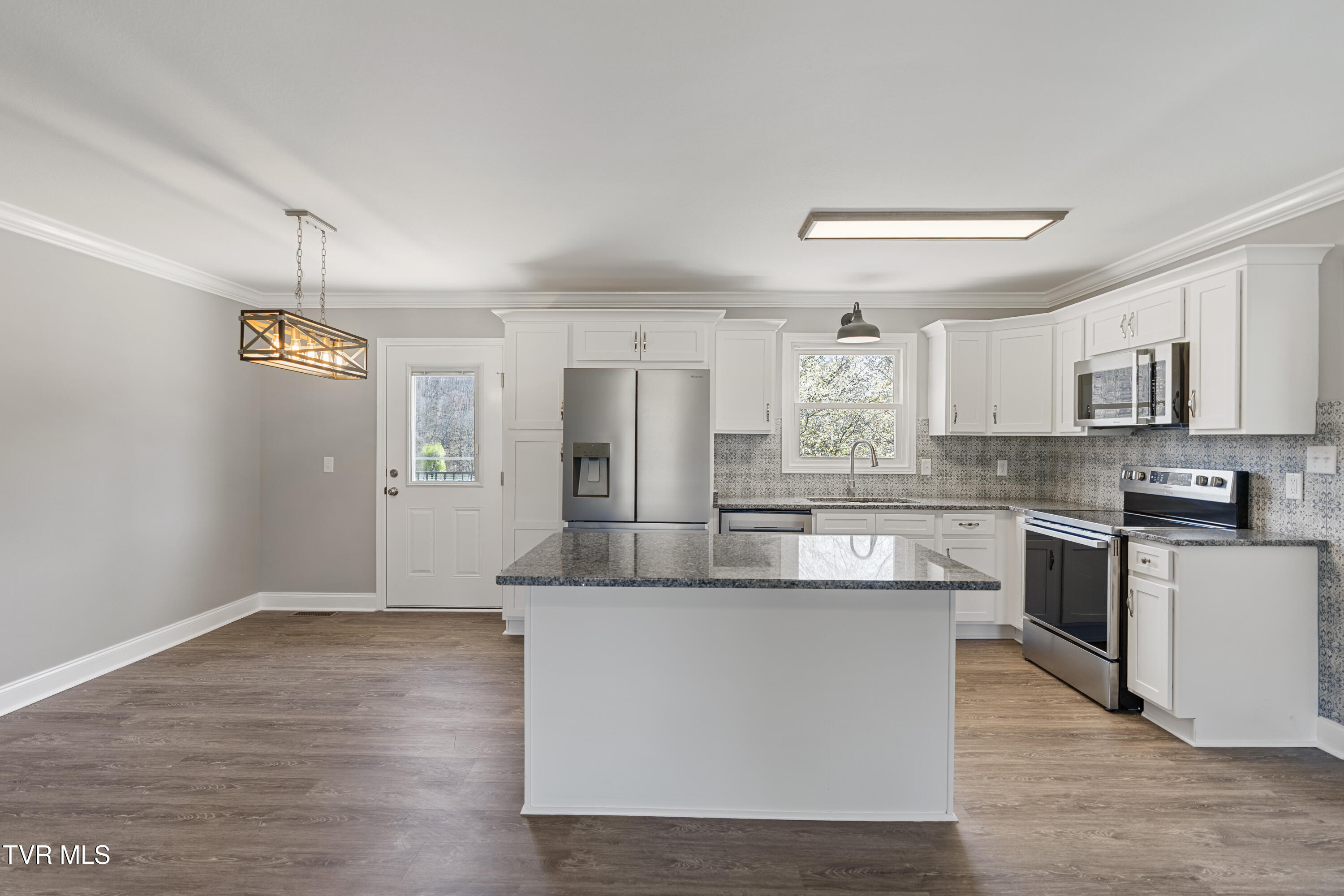 218 Livesay Circle Property Photo 8