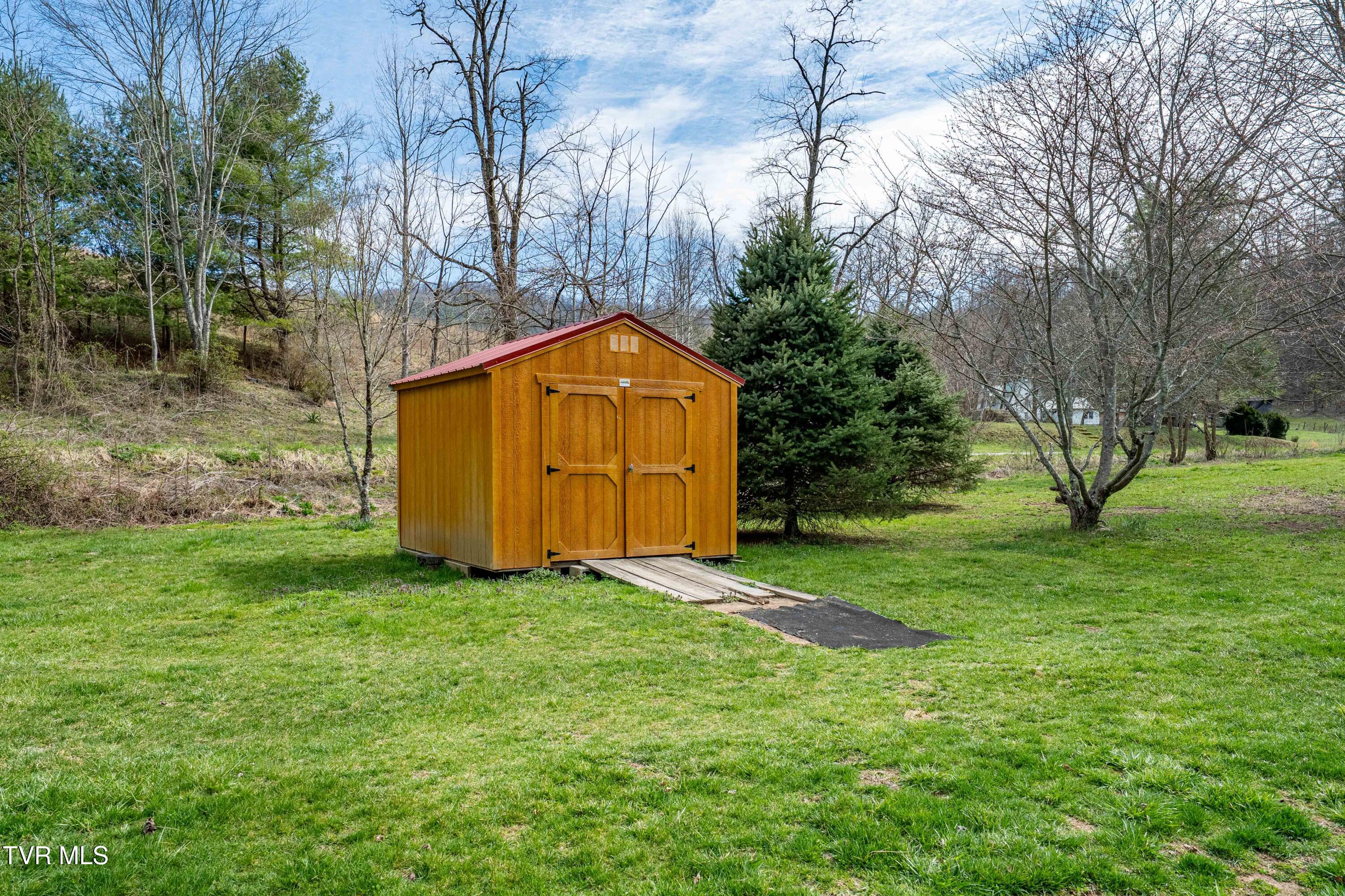 672 Stage Coach Loop Property Photo 33