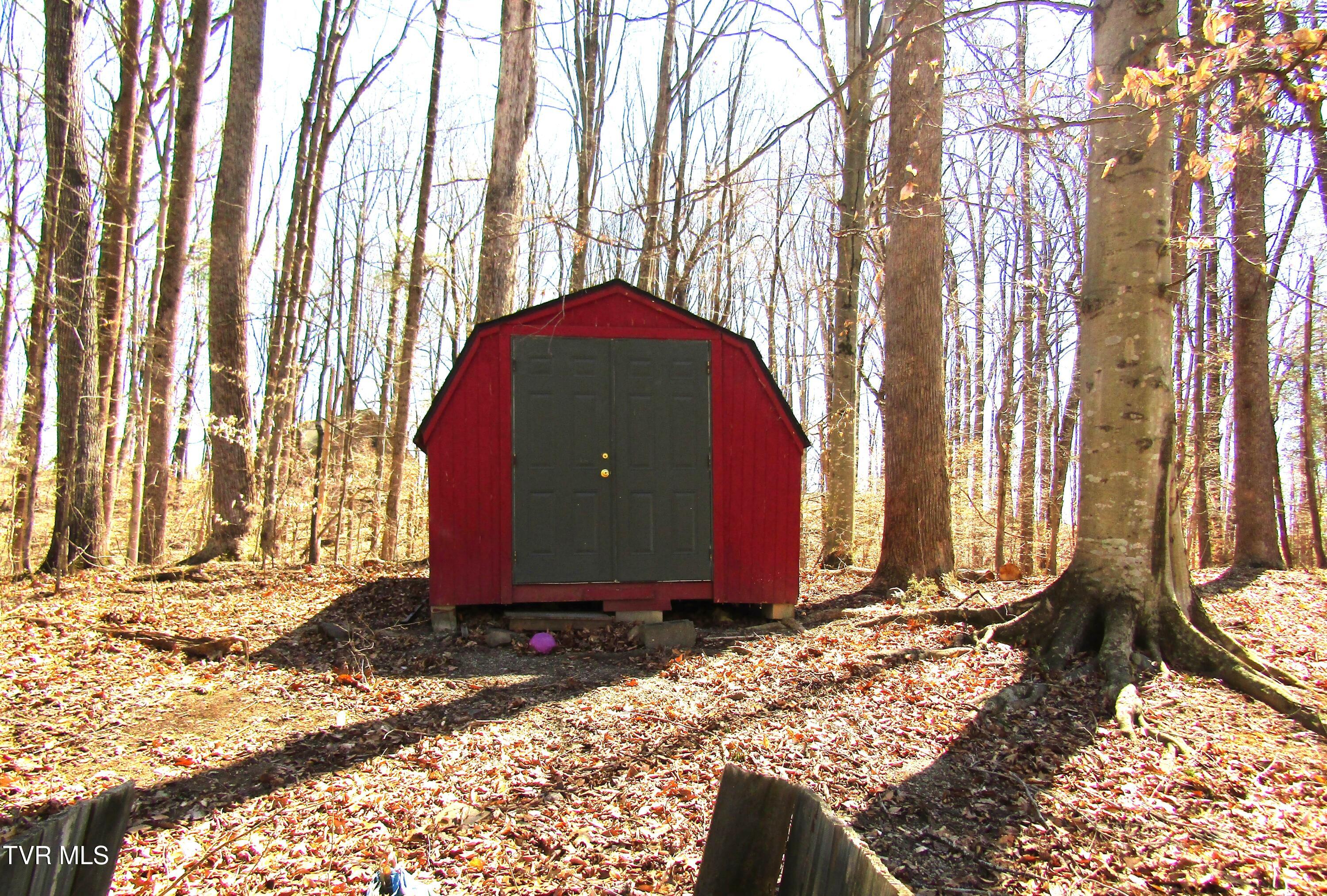 144 Hollow Timbers Drive Property Photo 5