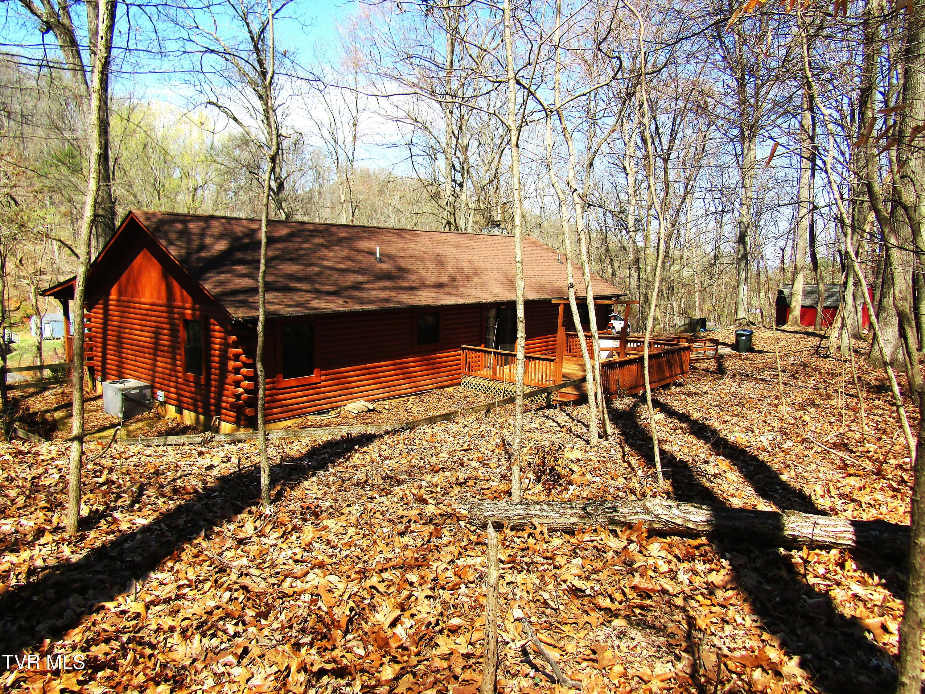 144 Hollow Timbers Drive Property Photo 8