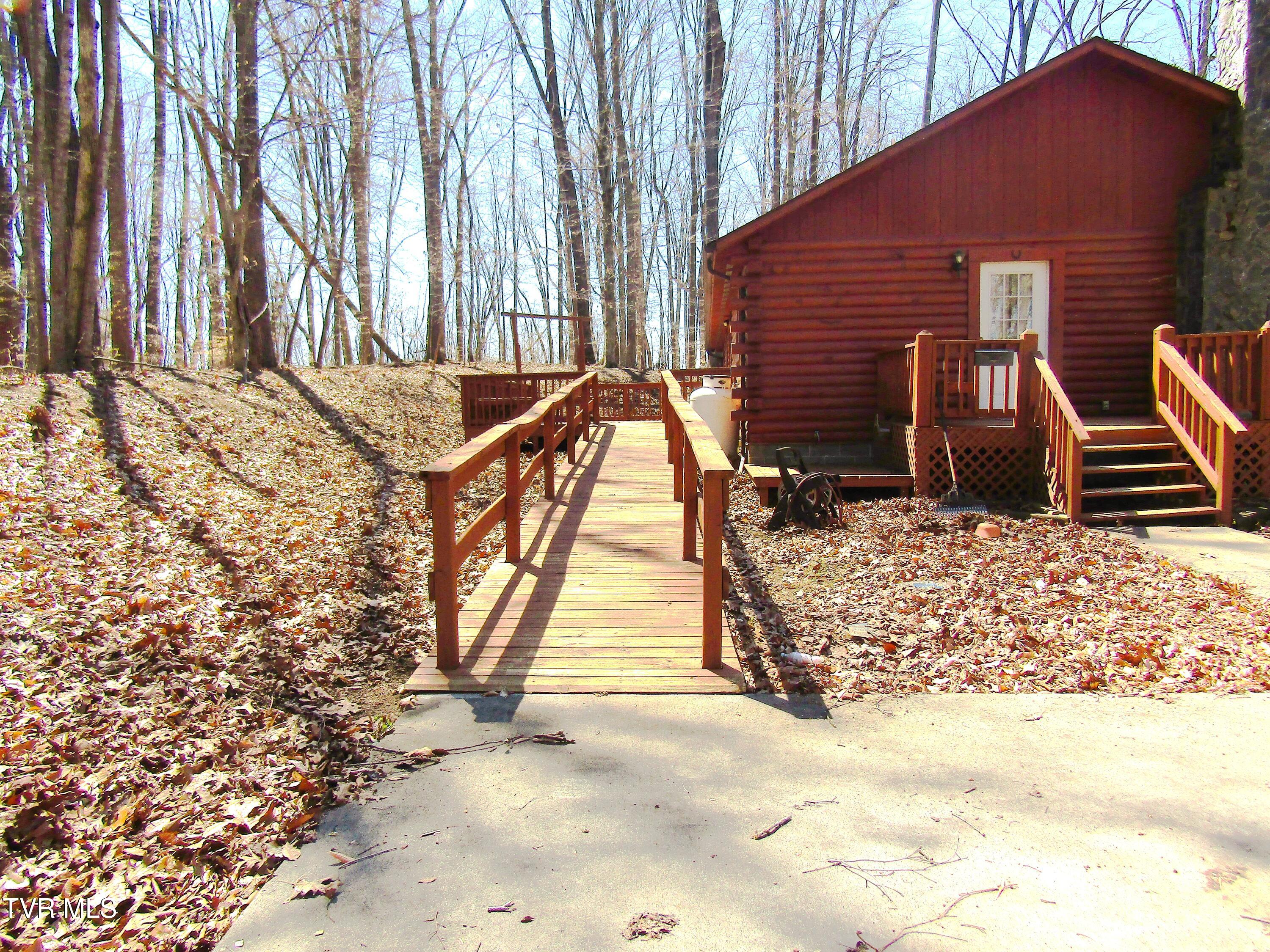 144 Hollow Timbers Drive Property Photo 9