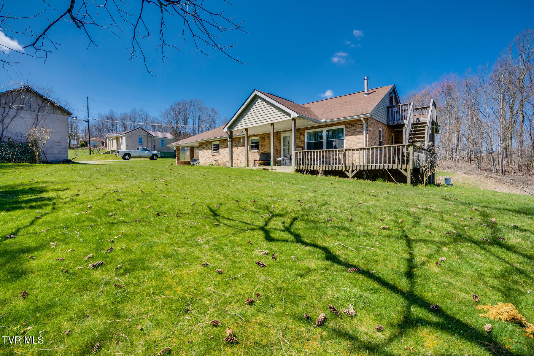 5759 Ring Road Property Photo 3