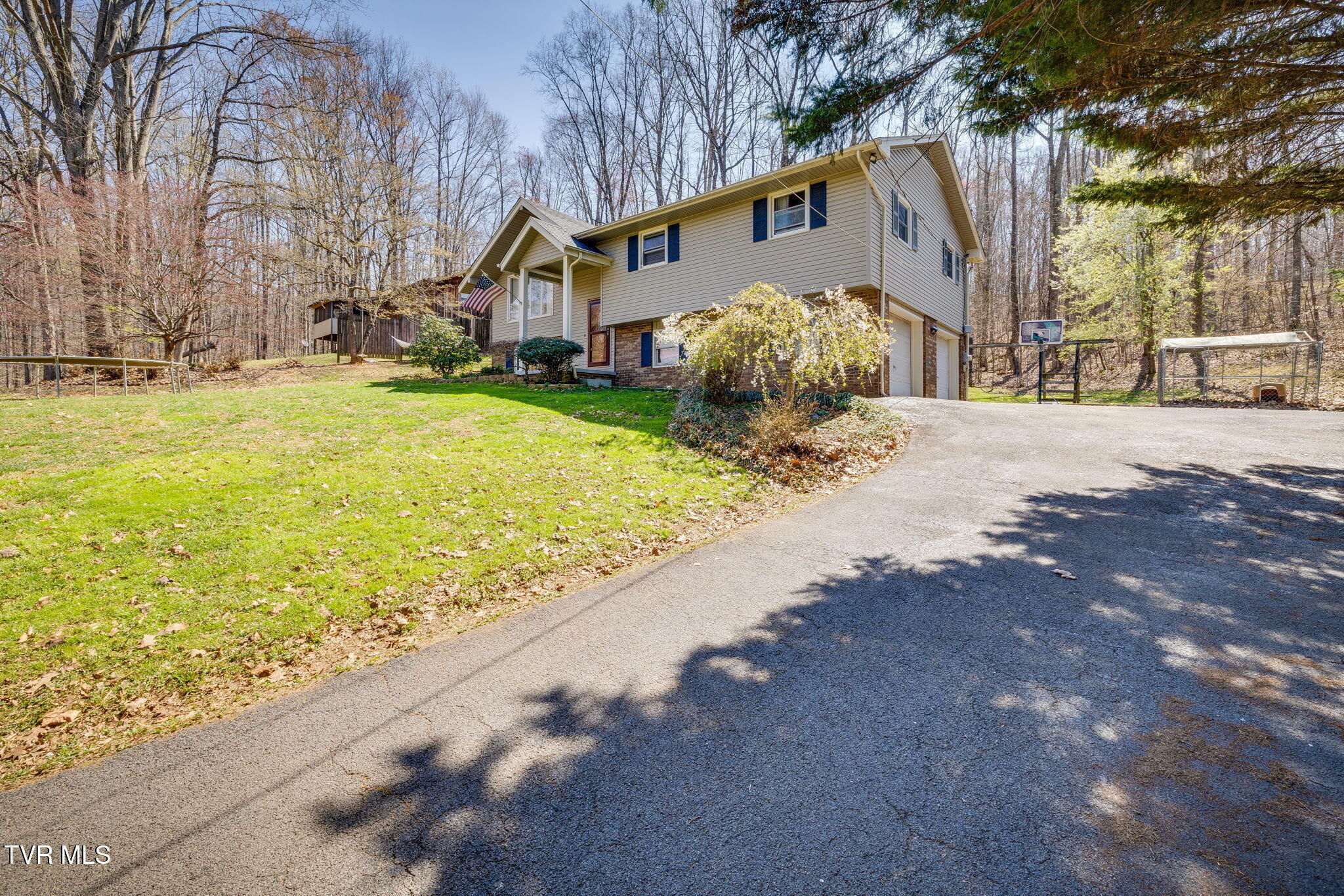 736 Fleetwood Avenue Property Photo 3