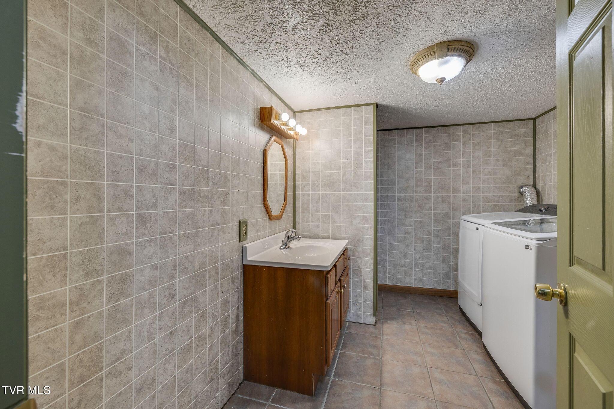 736 Fleetwood Avenue Property Photo 25