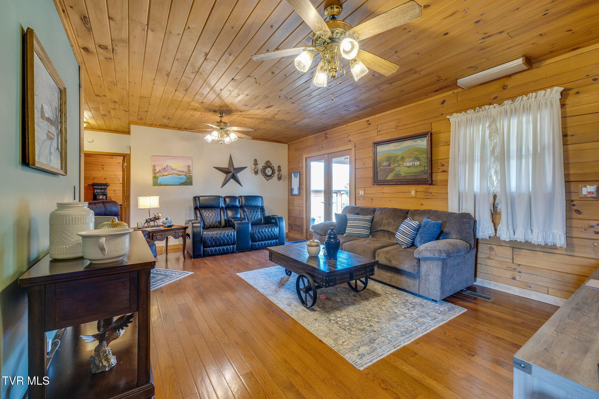 567 Way Cross Road Property Photo 6