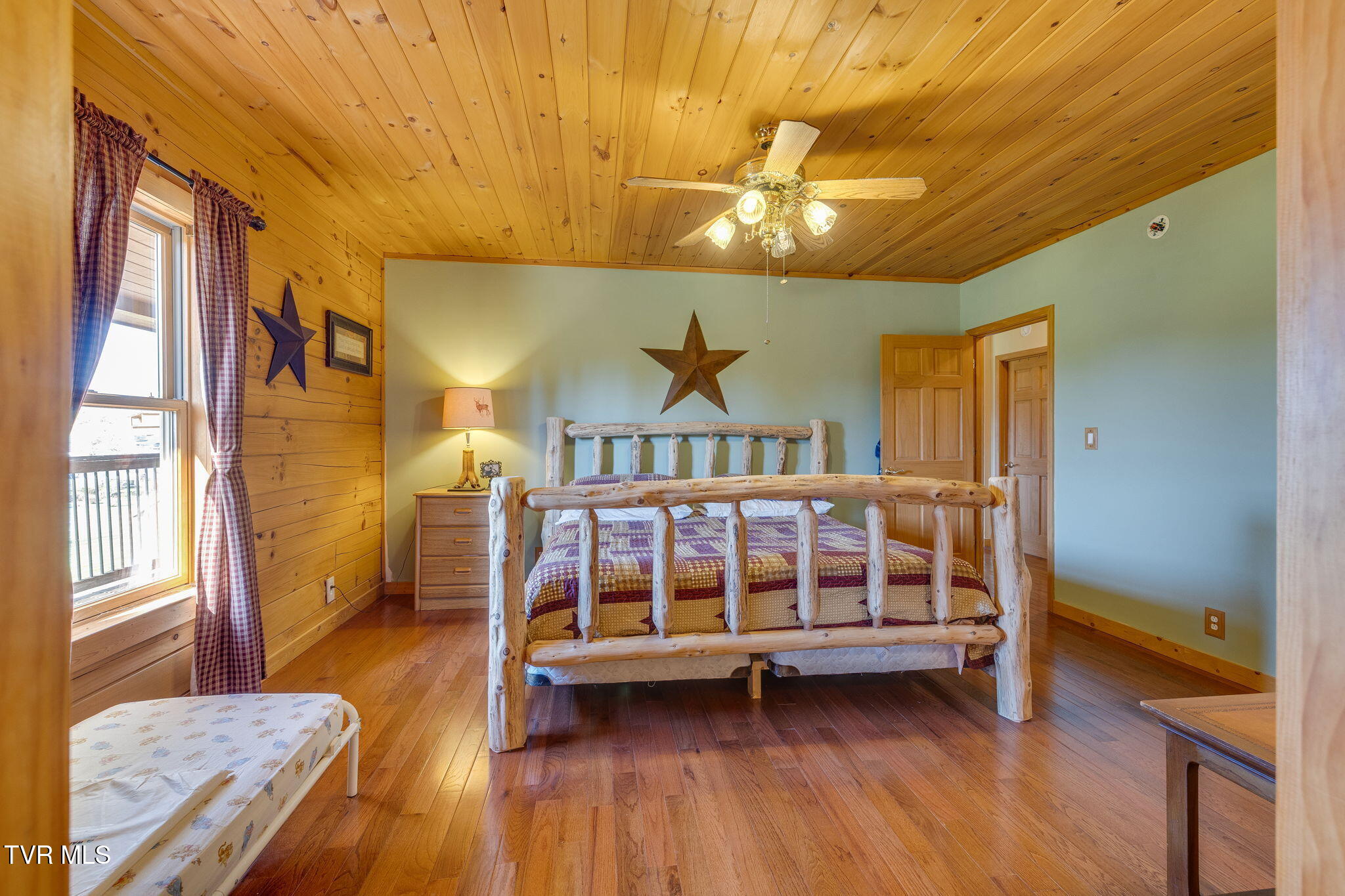 567 Way Cross Road Property Photo 10