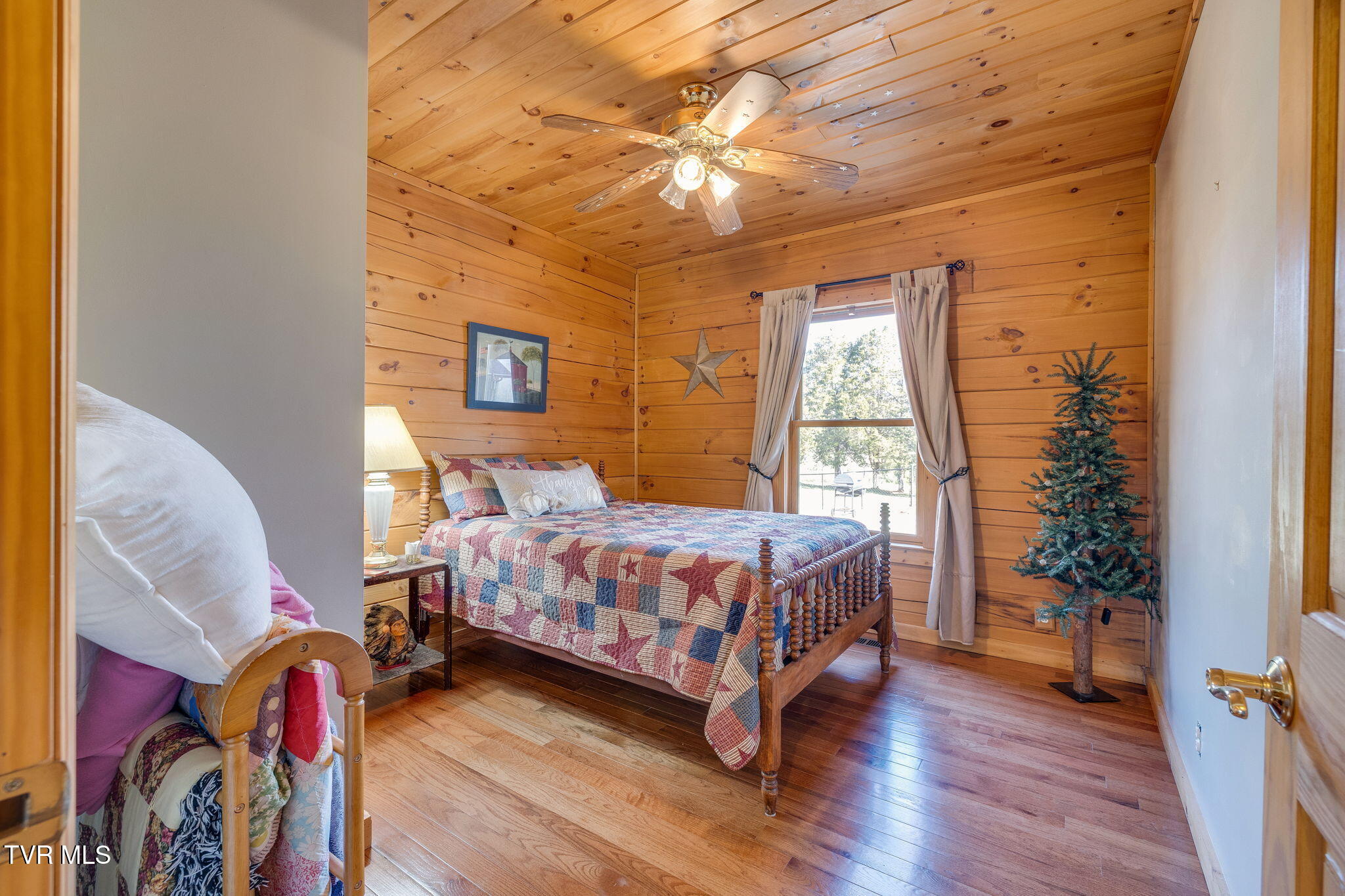567 Way Cross Road Property Photo 17