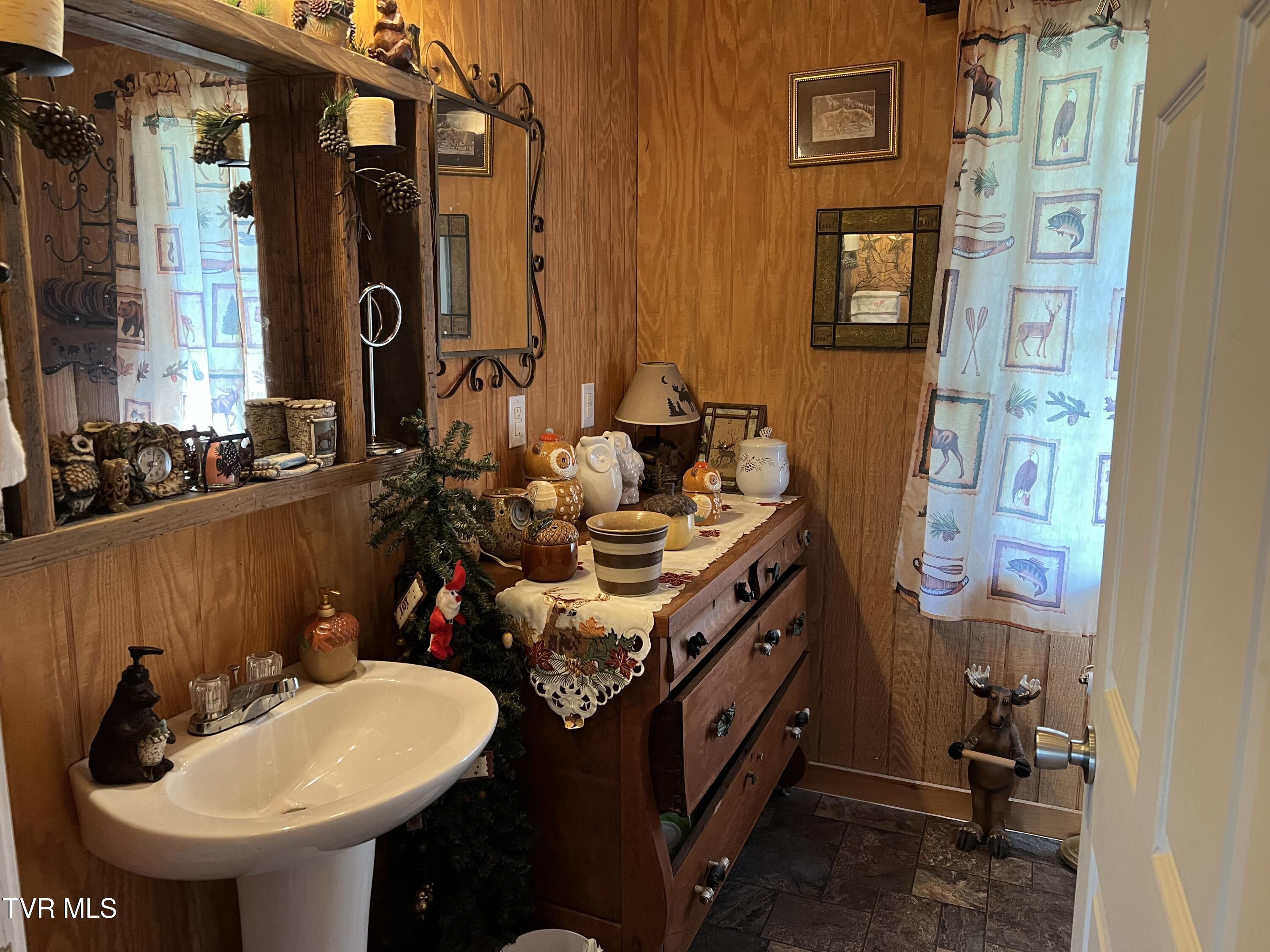14251 Nickelsville Hwy. Highway Property Photo 24