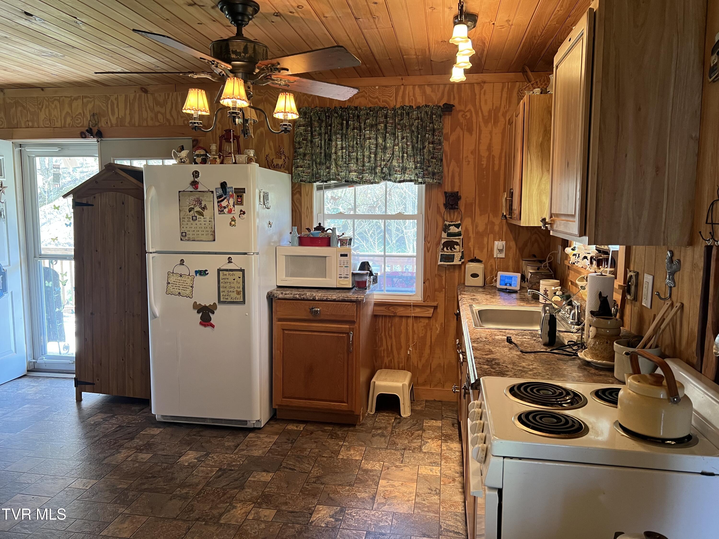 14251 Nickelsville Hwy. Highway Property Photo 89
