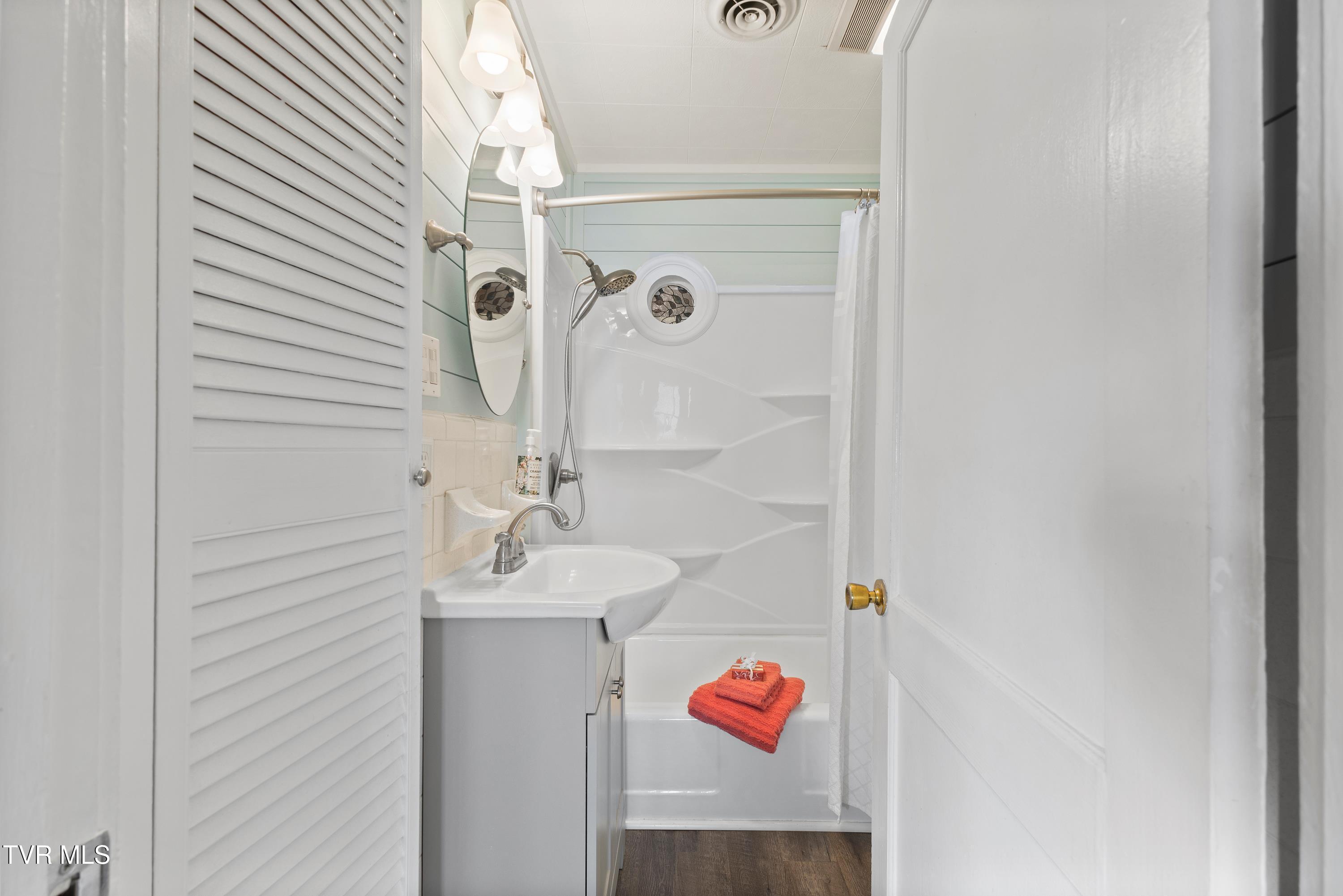 4245 Maplewood Street Street Property Photo 18