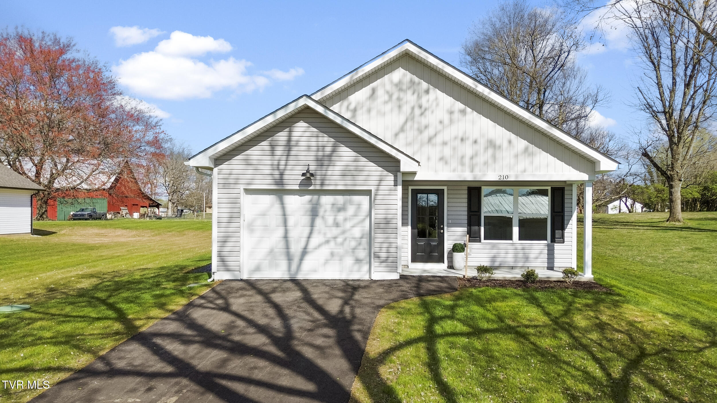 210 Baylor Avenue Property Photo 4