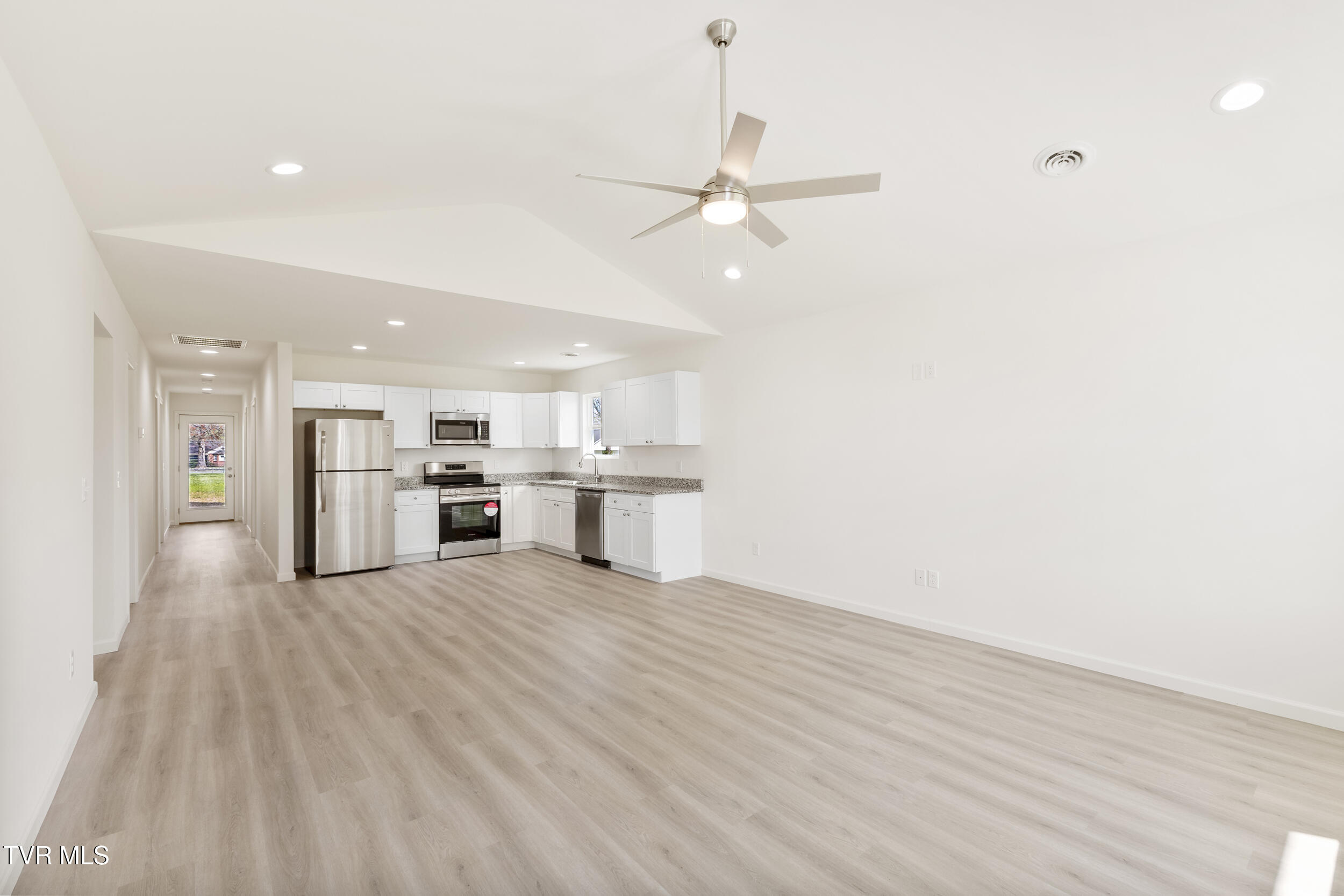 210 Baylor Avenue Property Photo 8