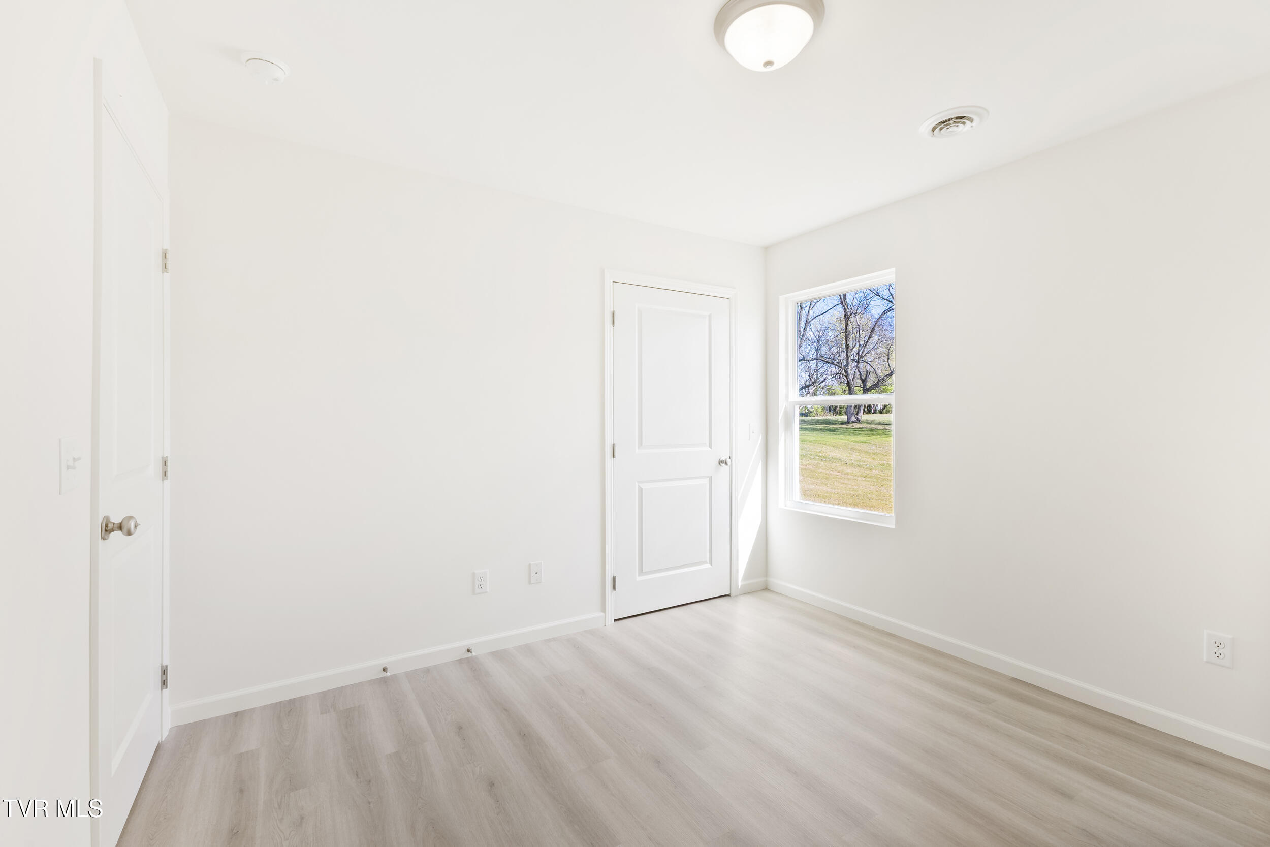210 Baylor Avenue Property Photo 24