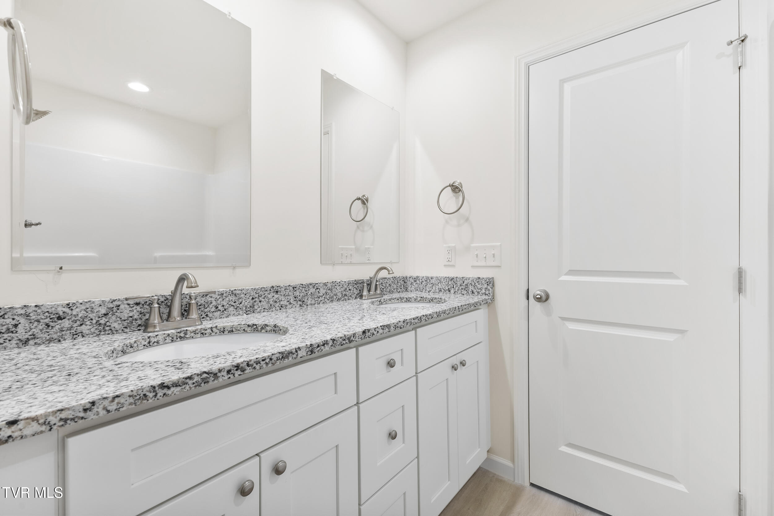 210 Baylor Avenue Property Photo 36