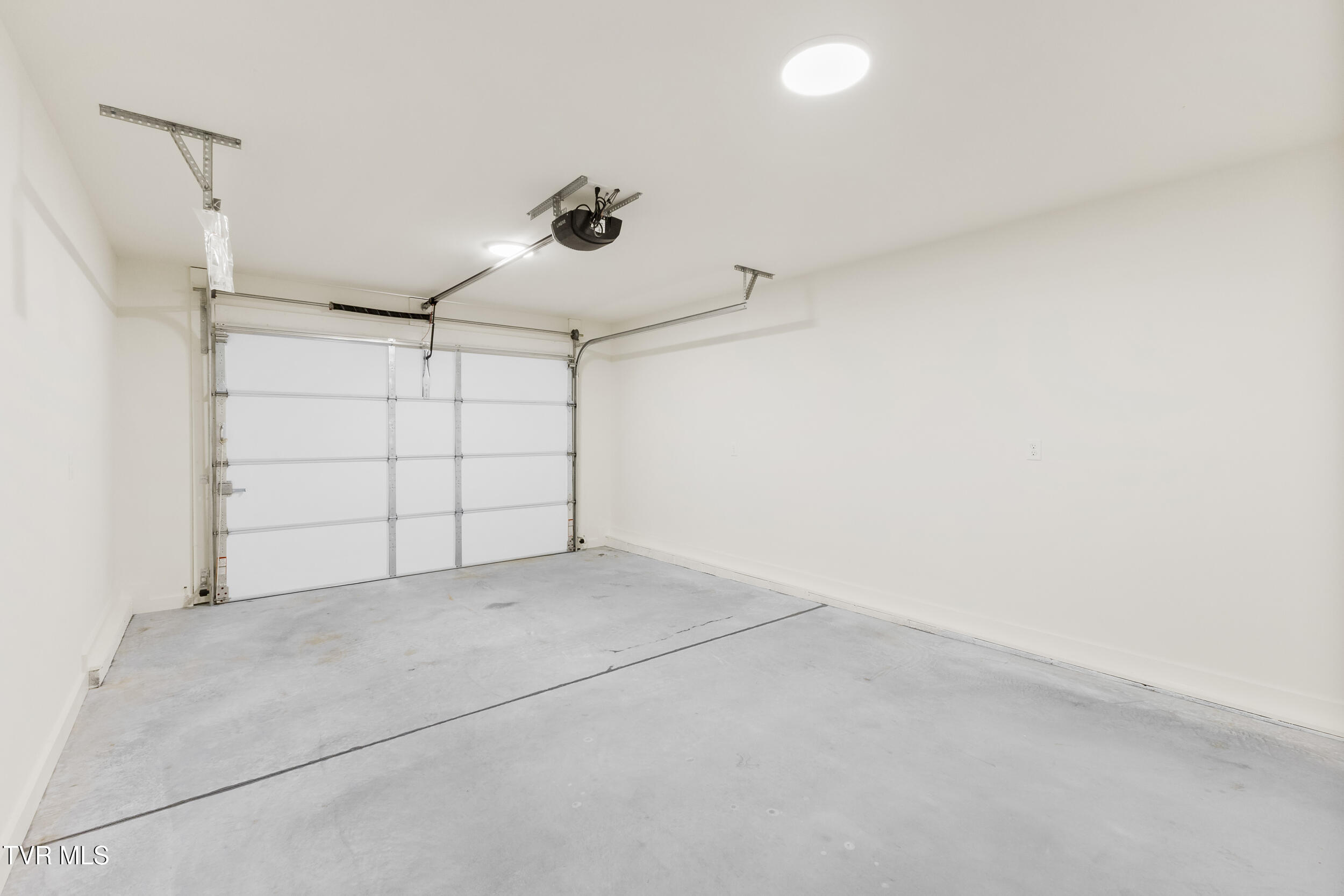 210 Baylor Avenue Property Photo 38