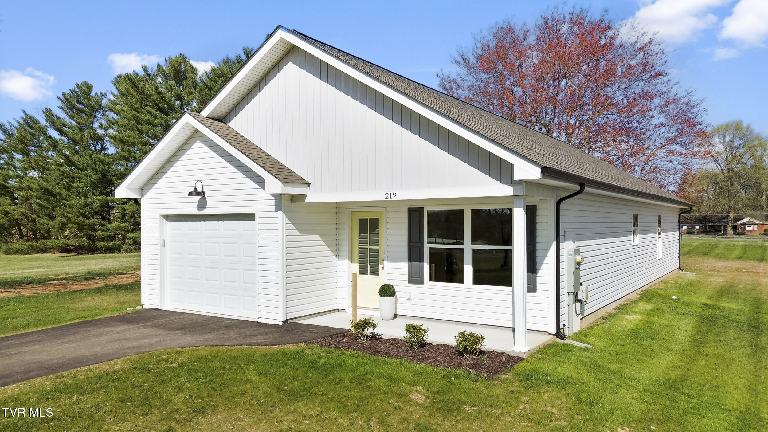 212 Baylor Avenue Property Photo 1