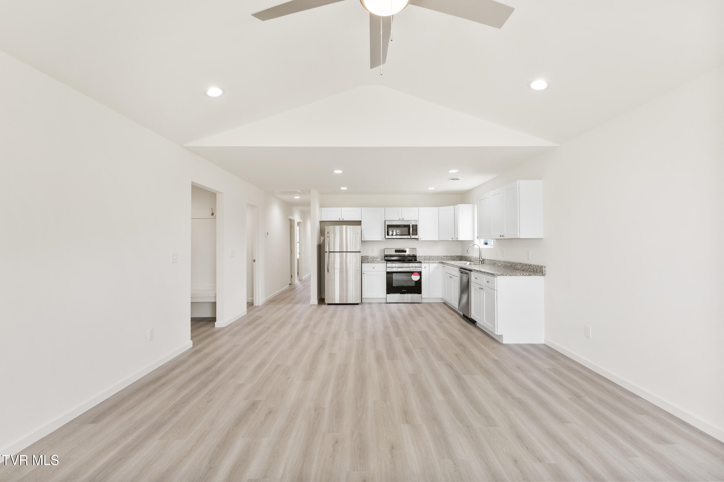 212 Baylor Avenue Property Photo 11