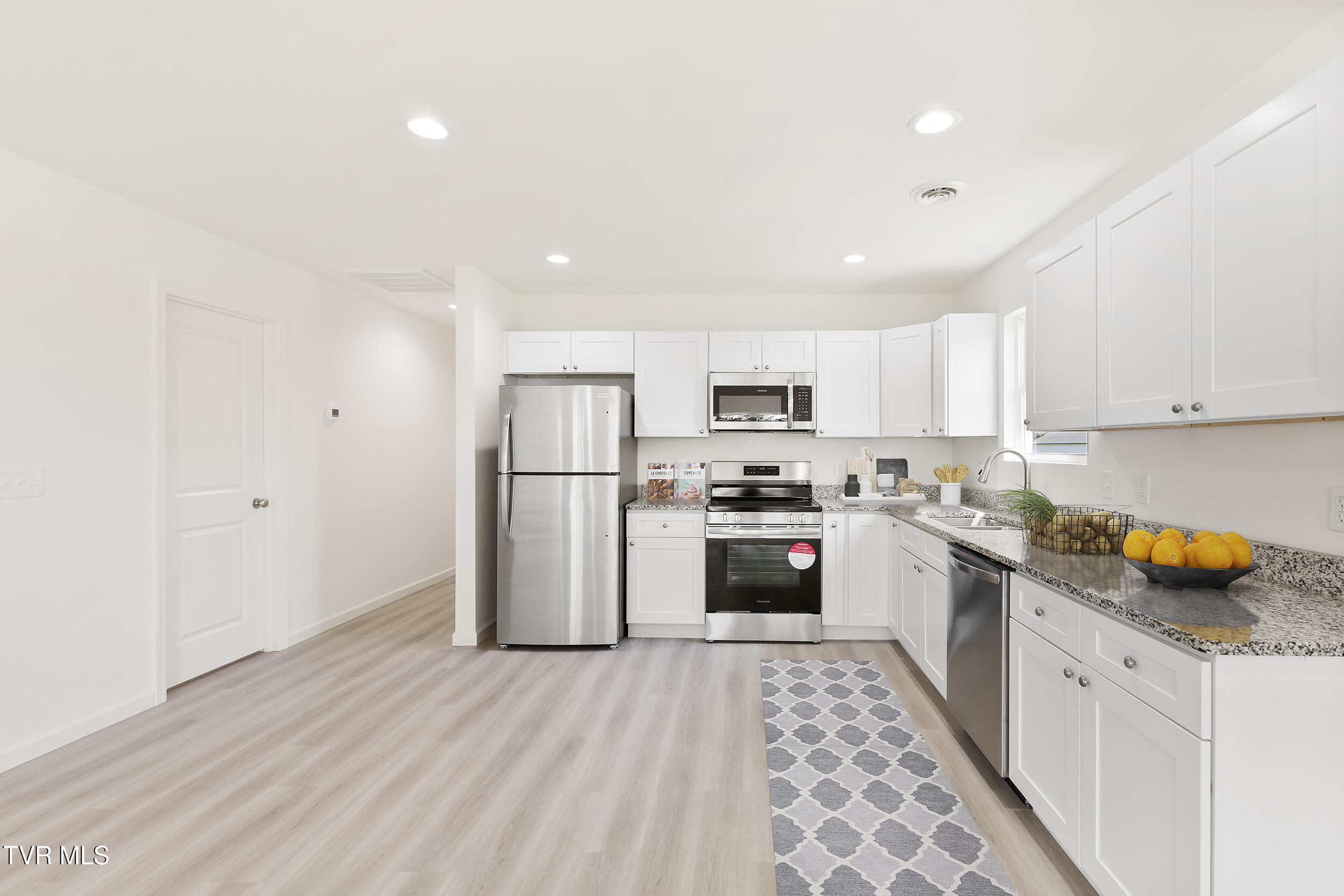 212 Baylor Avenue Property Photo 12
