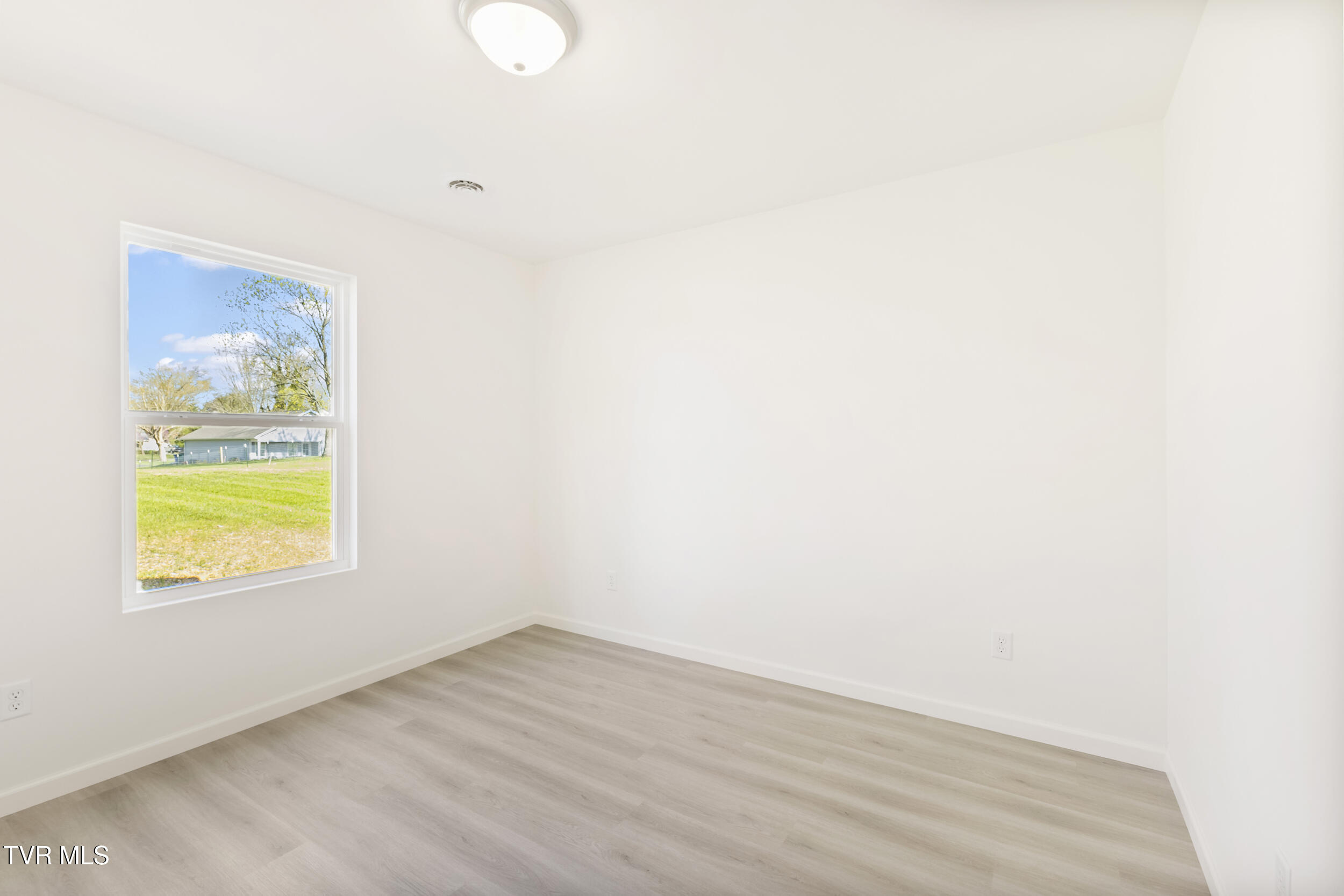 212 Baylor Avenue Property Photo 25