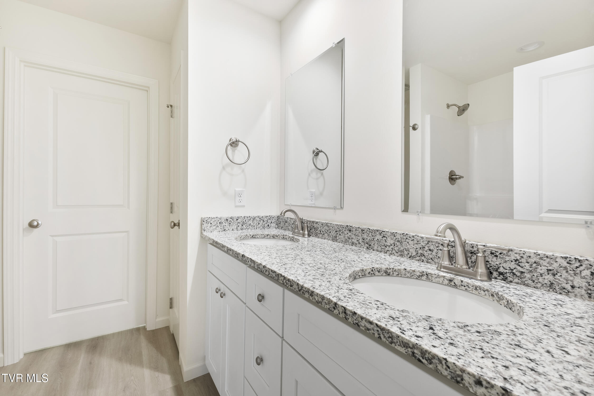 212 Baylor Avenue Property Photo 32