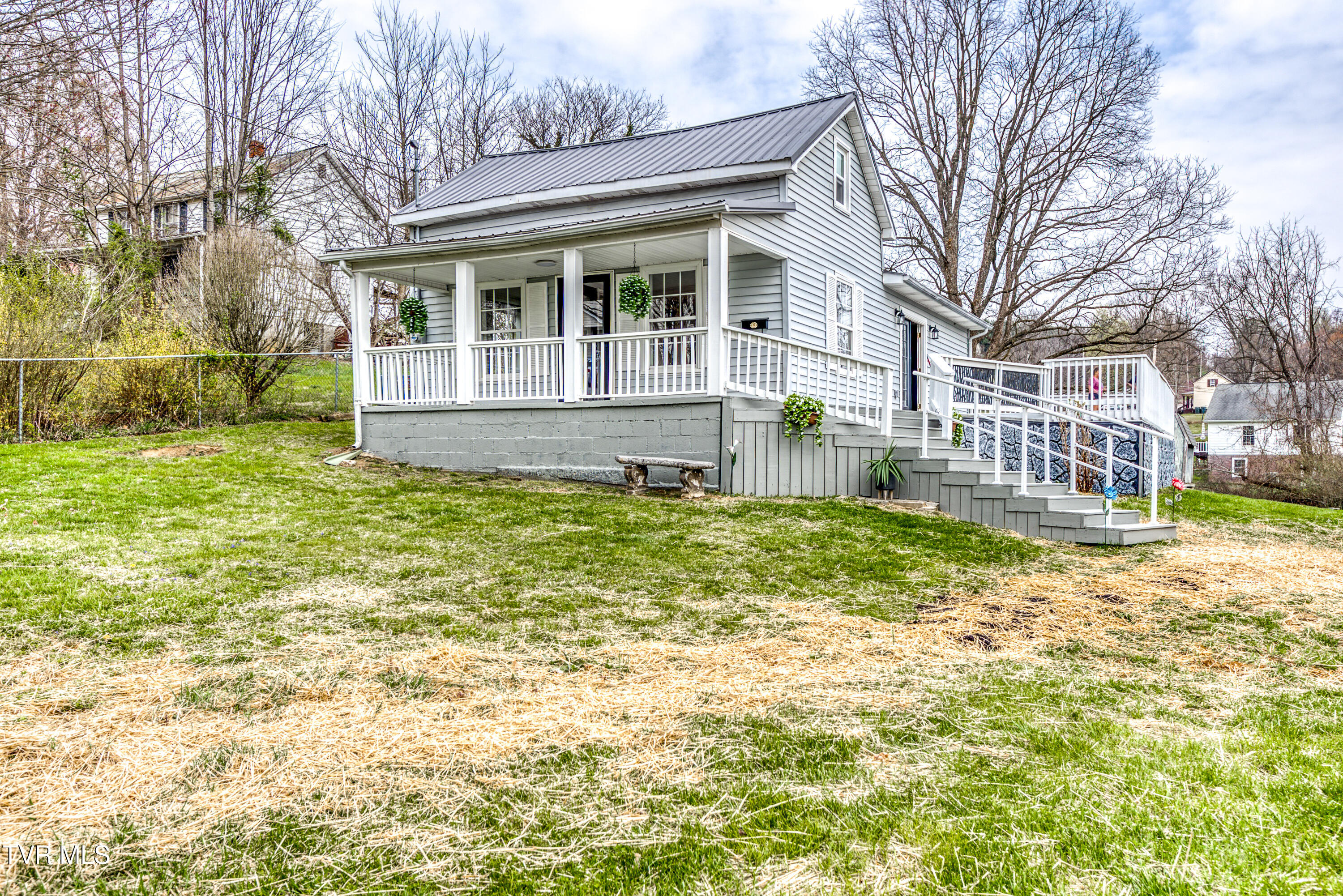 420 Northwest Baltimore Street Property Photo 1
