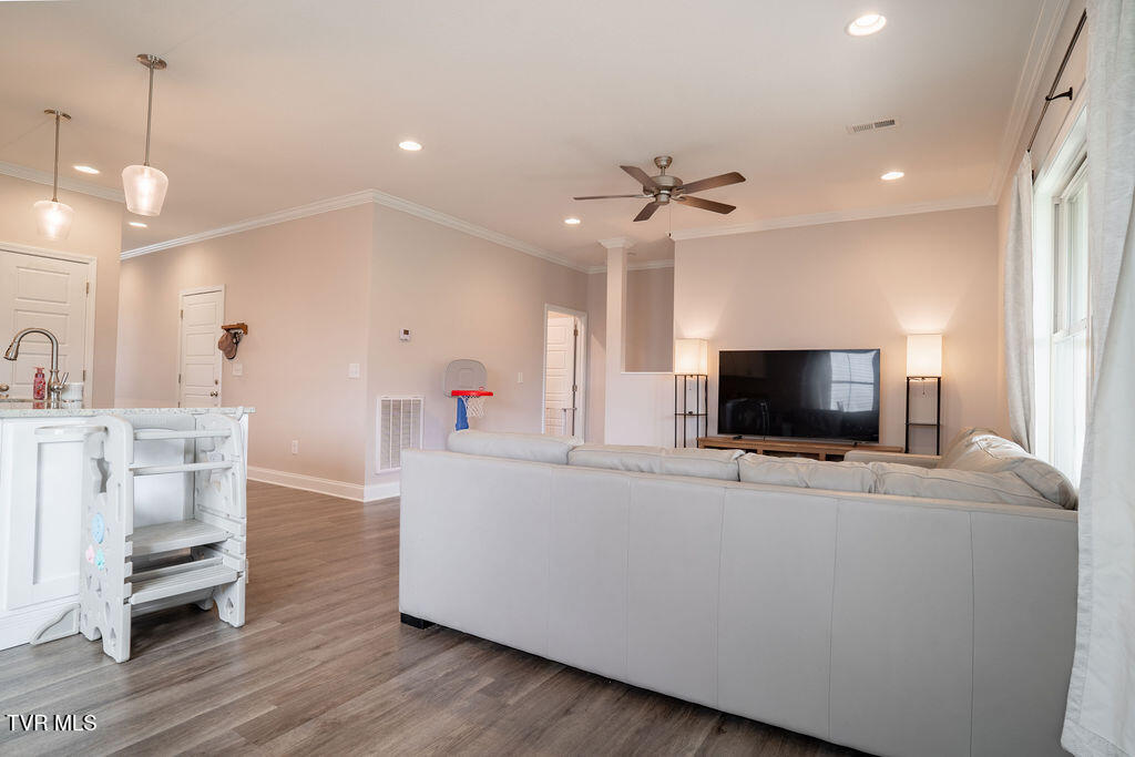 980 Riddle Ridge Property Photo 4