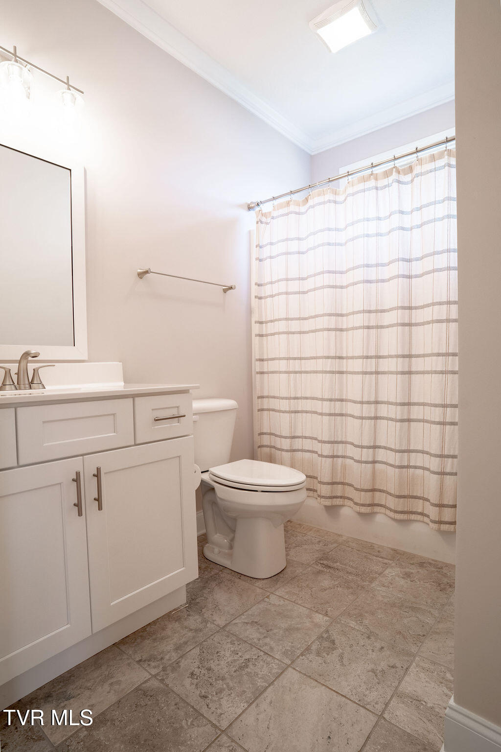 980 Riddle Ridge Property Photo 9