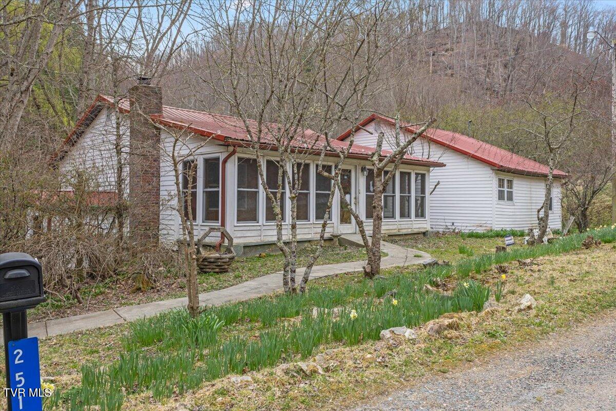 125 Miller Road Property Photo 3