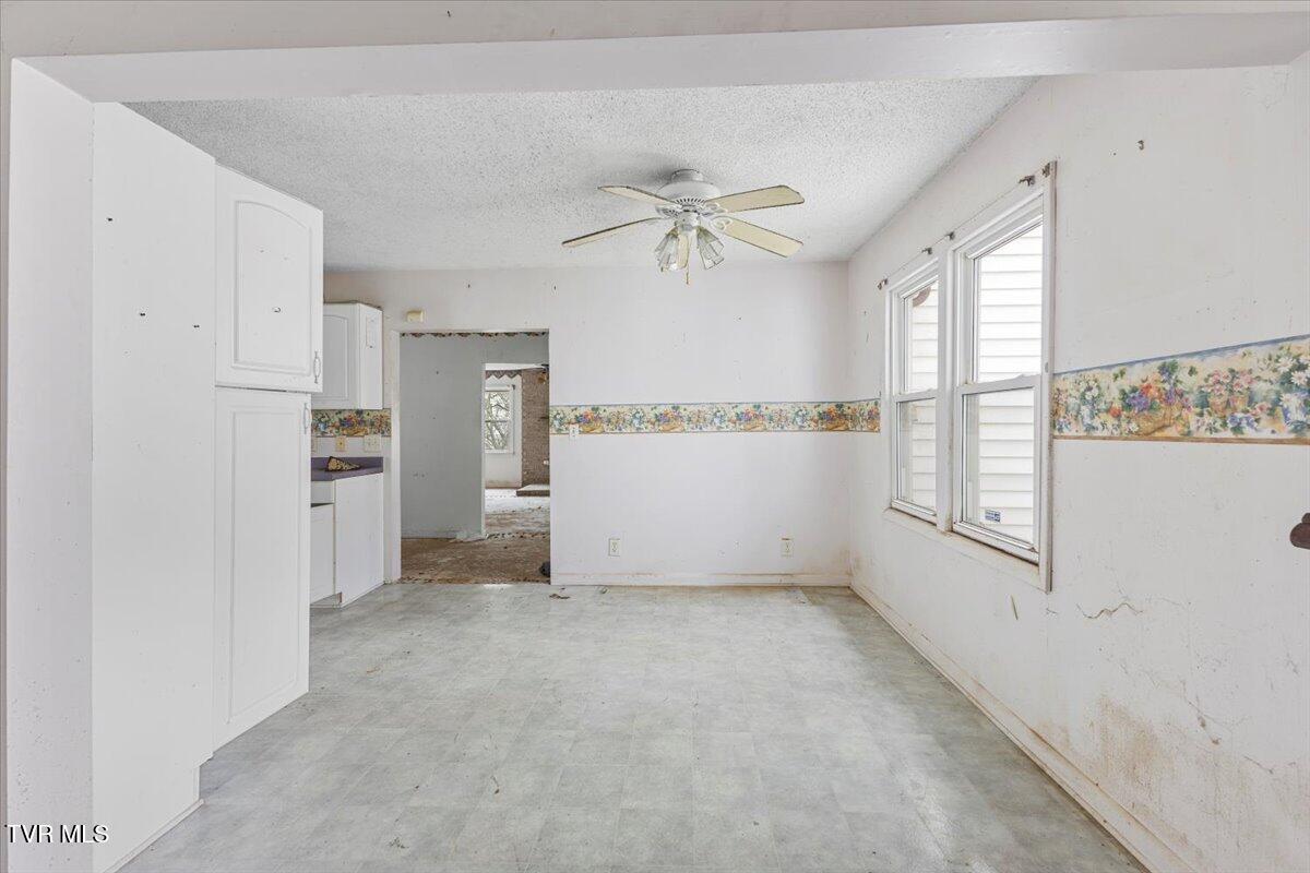 125 Miller Road Property Photo 16