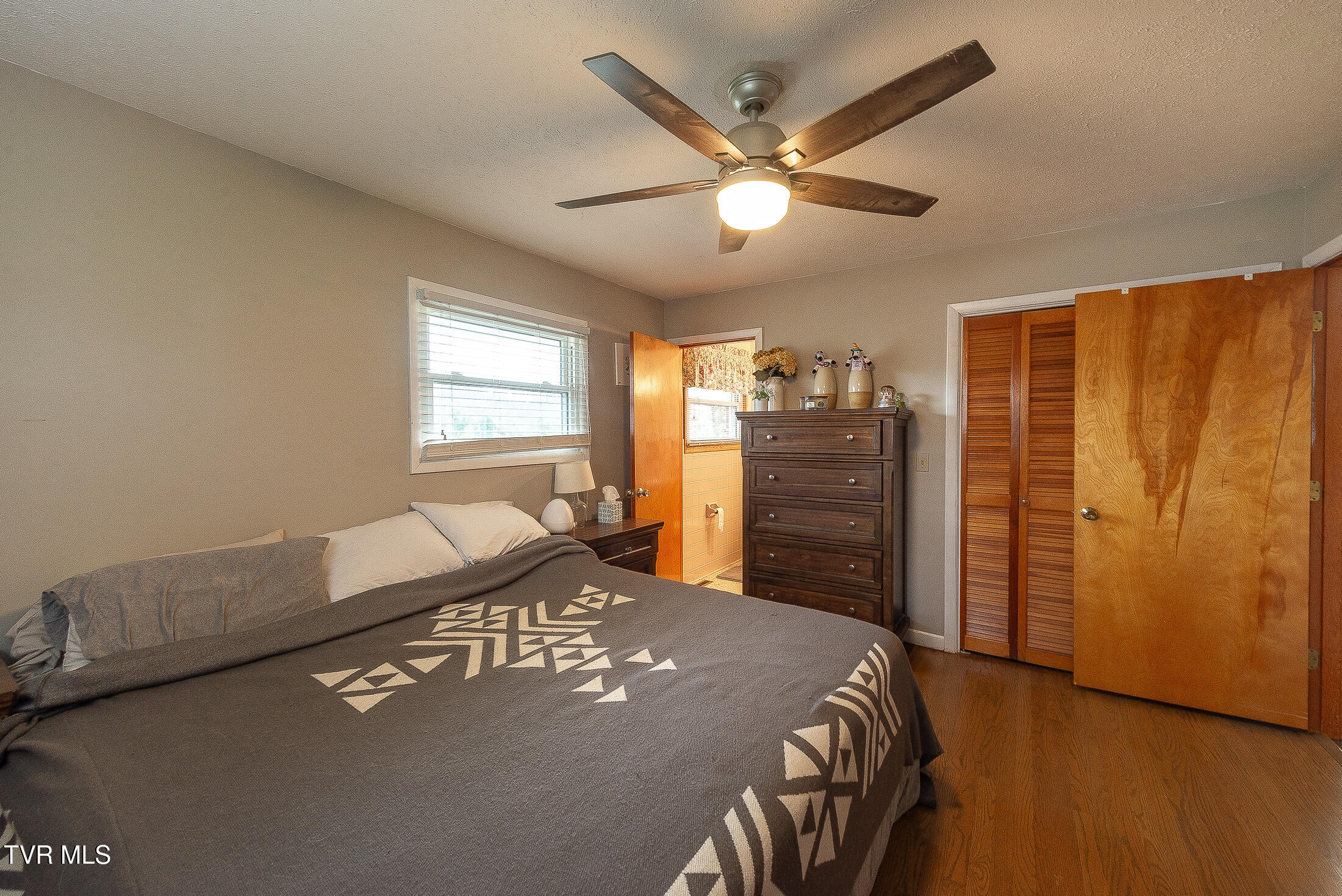 693 Summerville Road Property Photo 10