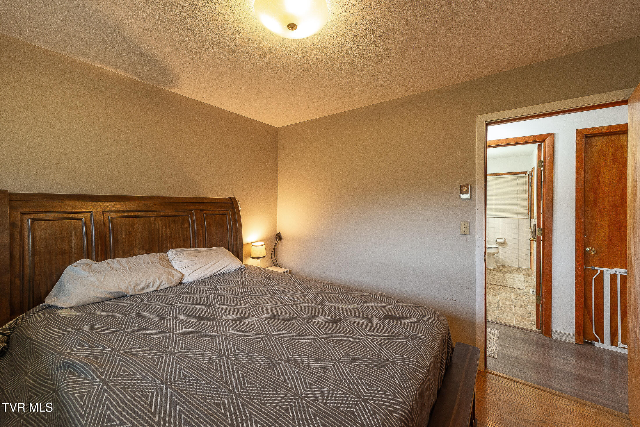 693 Summerville Road Property Photo 13