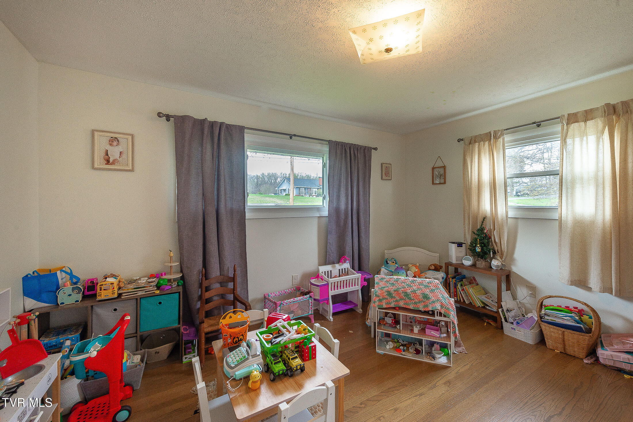 693 Summerville Road Property Photo 15