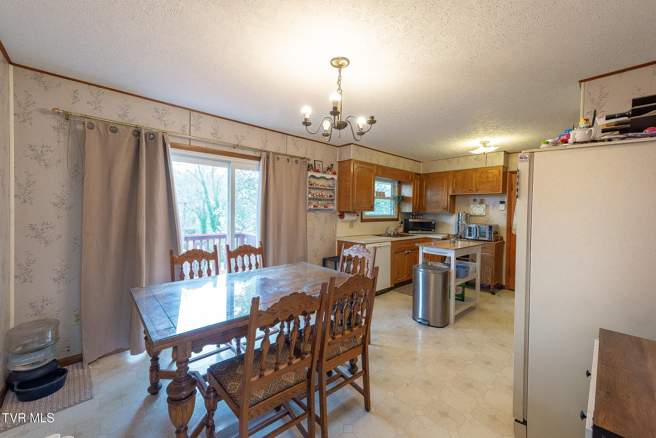 693 Summerville Road Property Photo 18