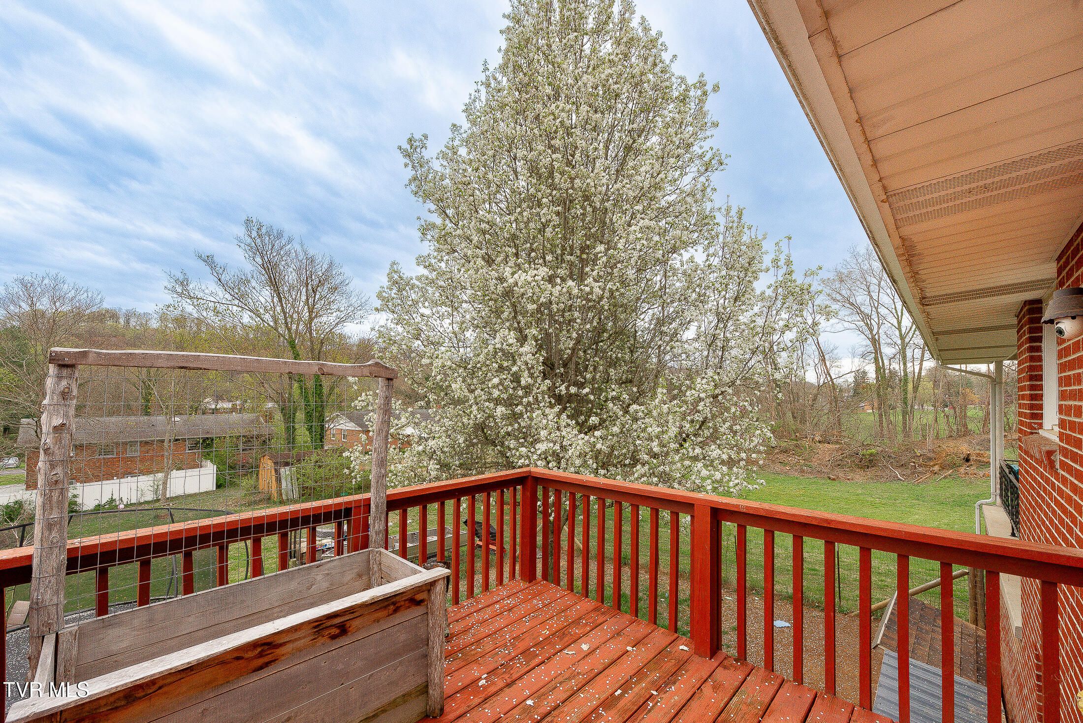 693 Summerville Road Property Photo 26