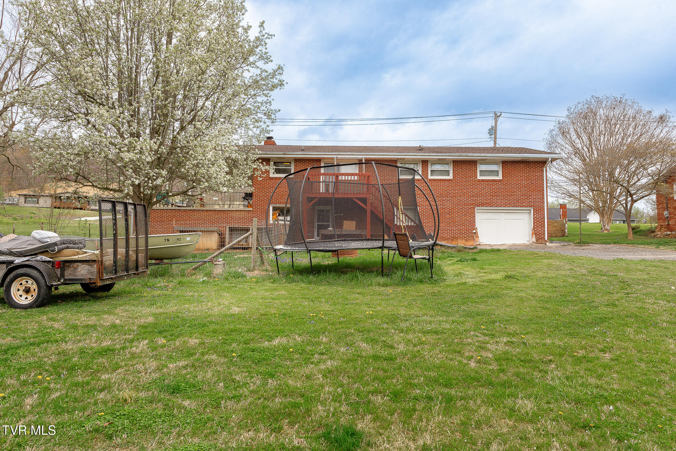 693 Summerville Road Property Photo 27
