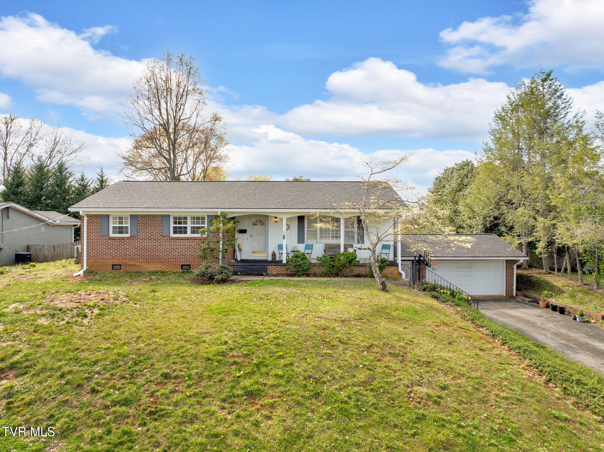 2111 Kipping Street Property Photo 1