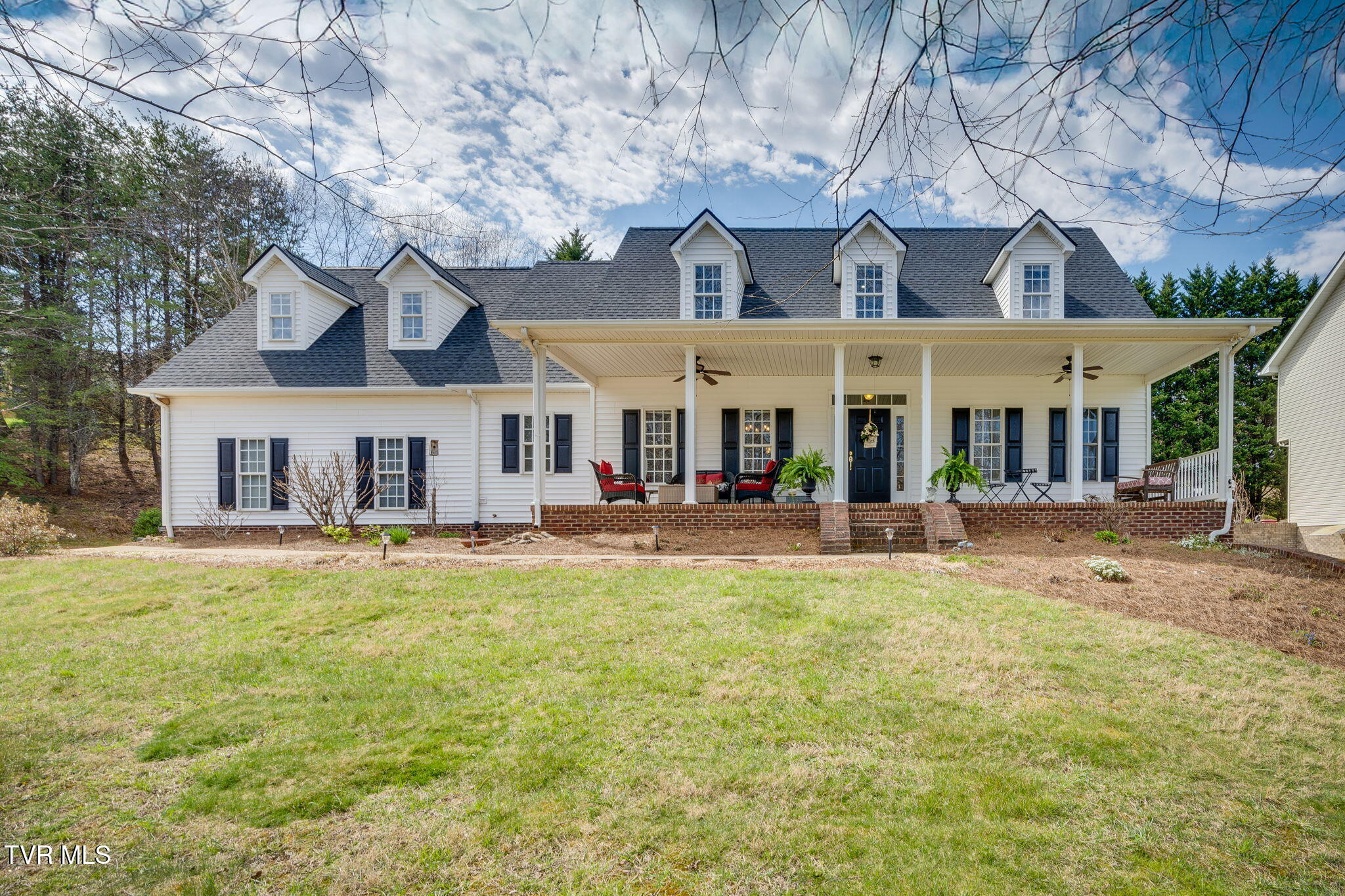 1423 Walnut Grove Road Property Photo 1