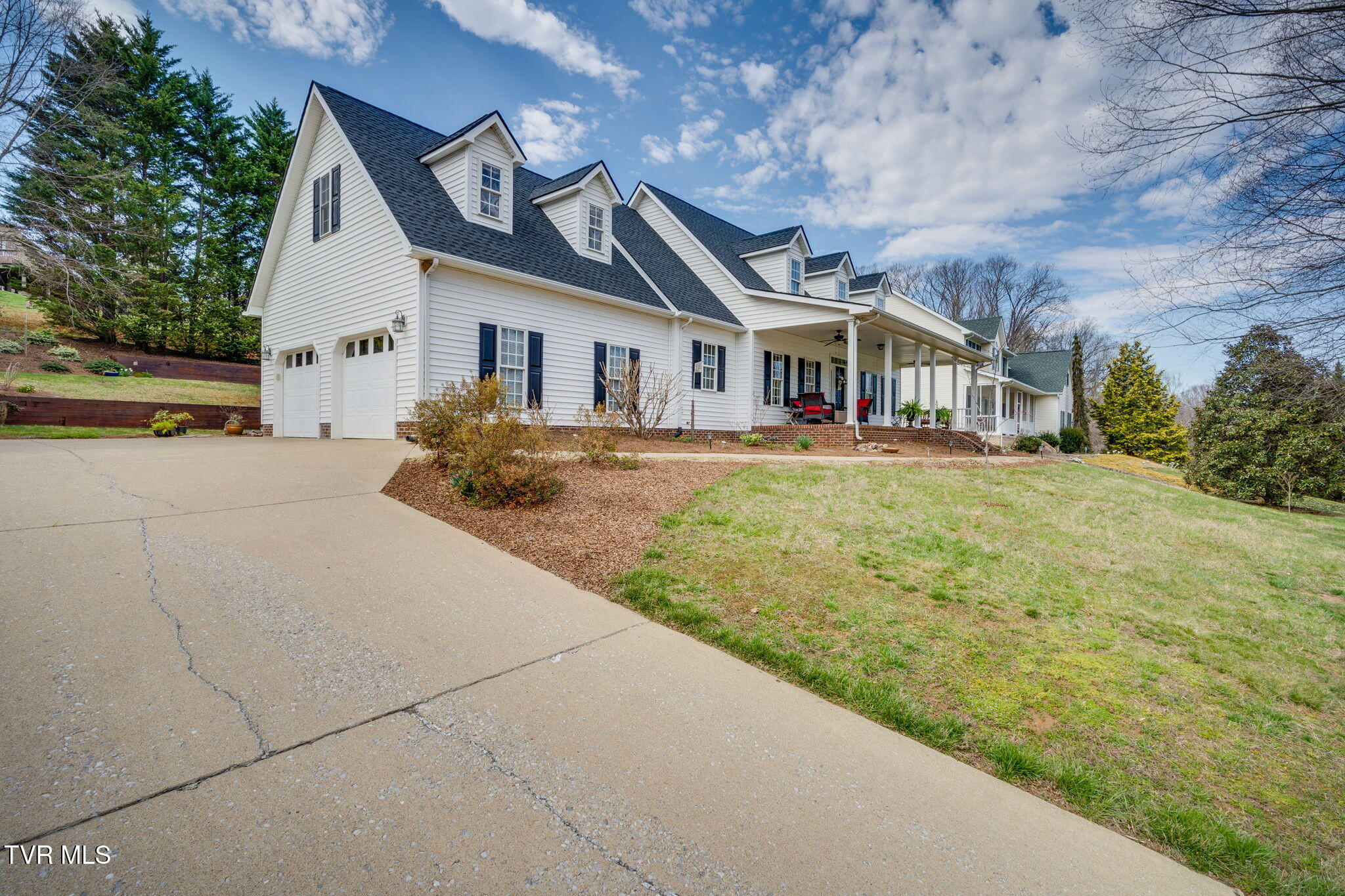 1423 Walnut Grove Road Property Photo 3