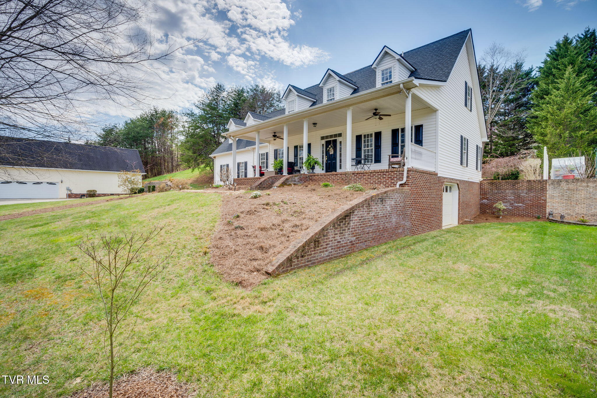 1423 Walnut Grove Road Property Photo 4