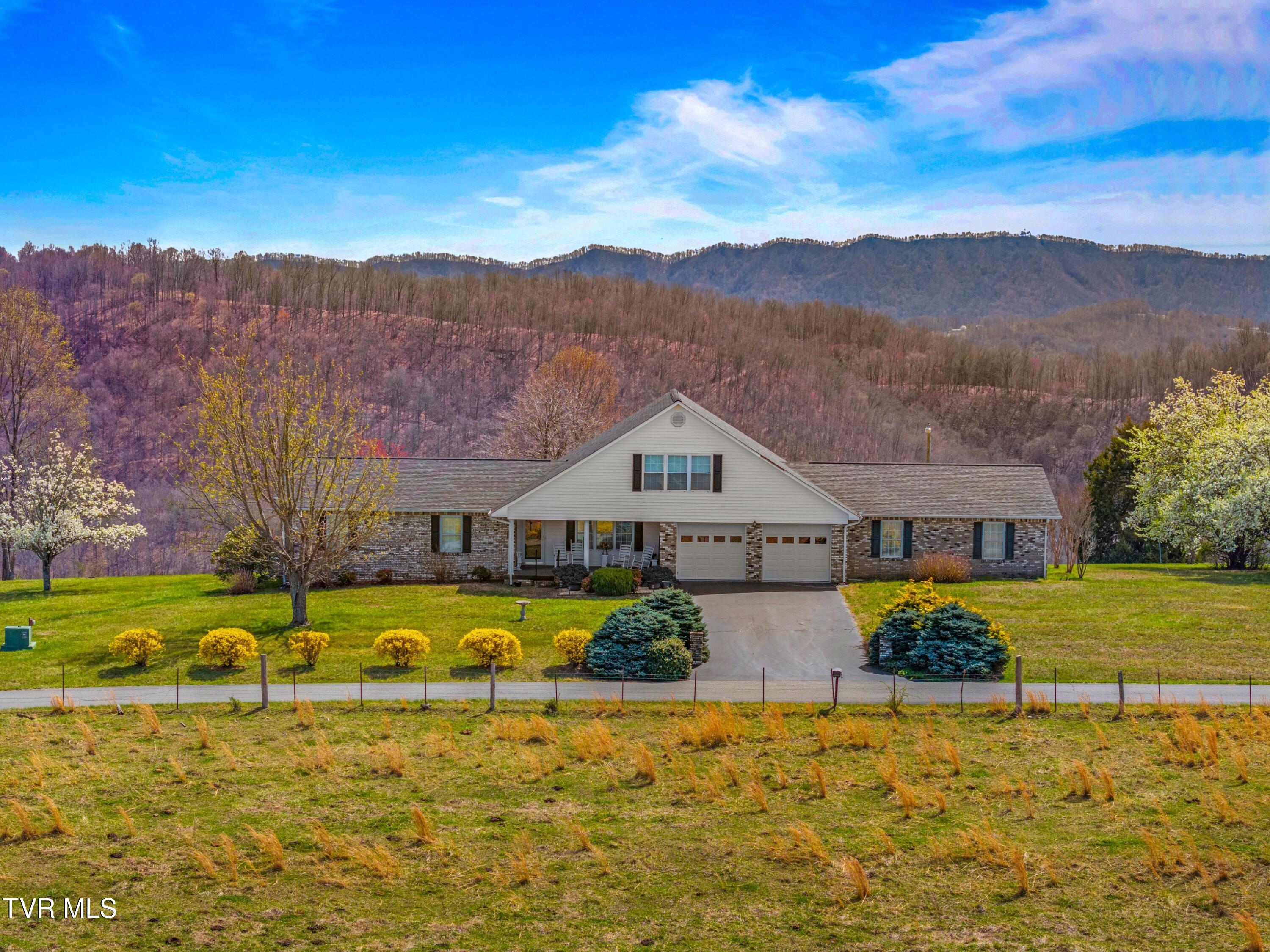 540 Hurley Drive Property Photo 2