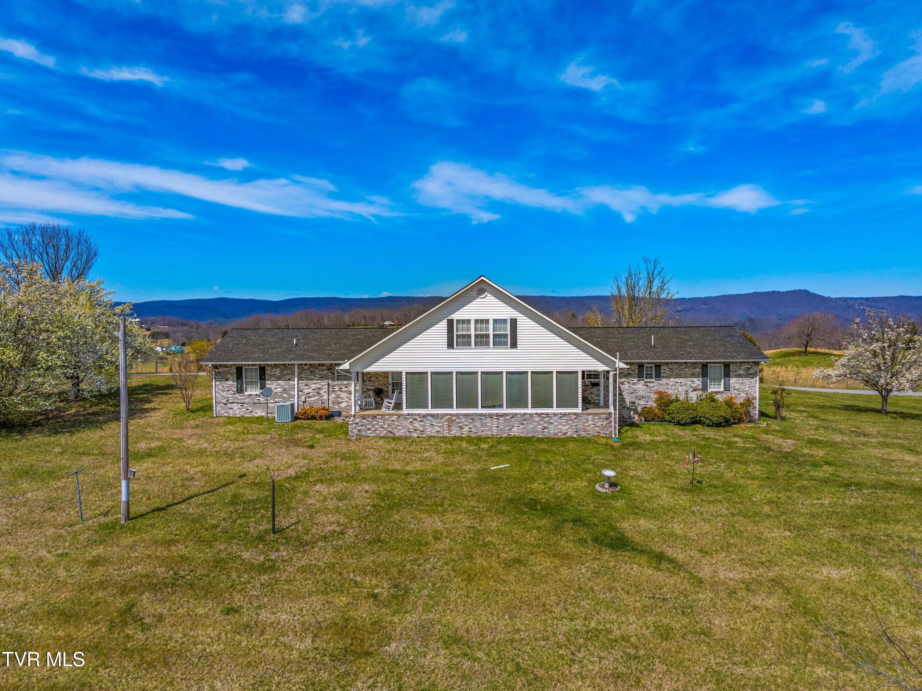 540 Hurley Drive Property Photo 3