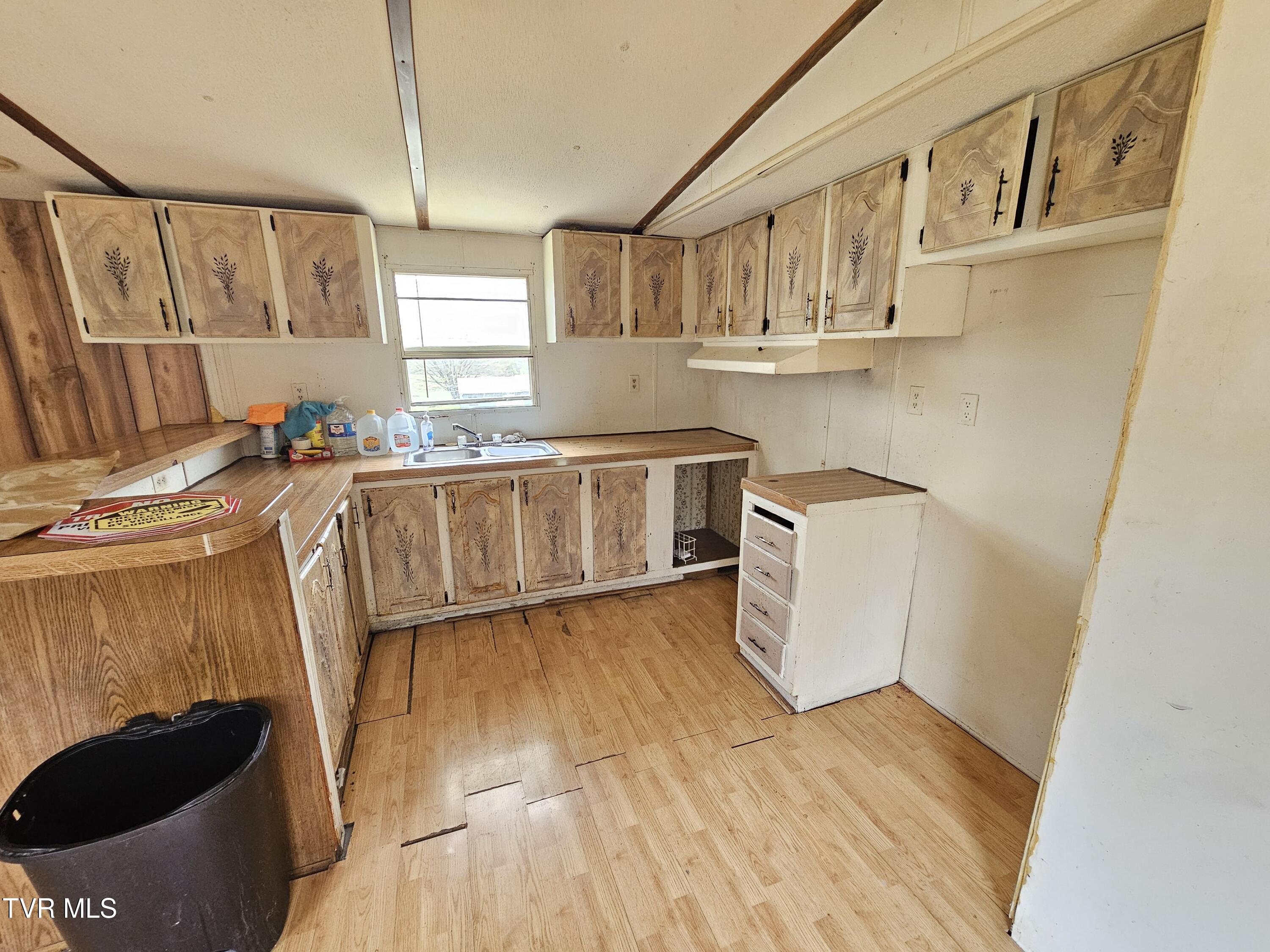 4662 Marvin Road Property Photo 6