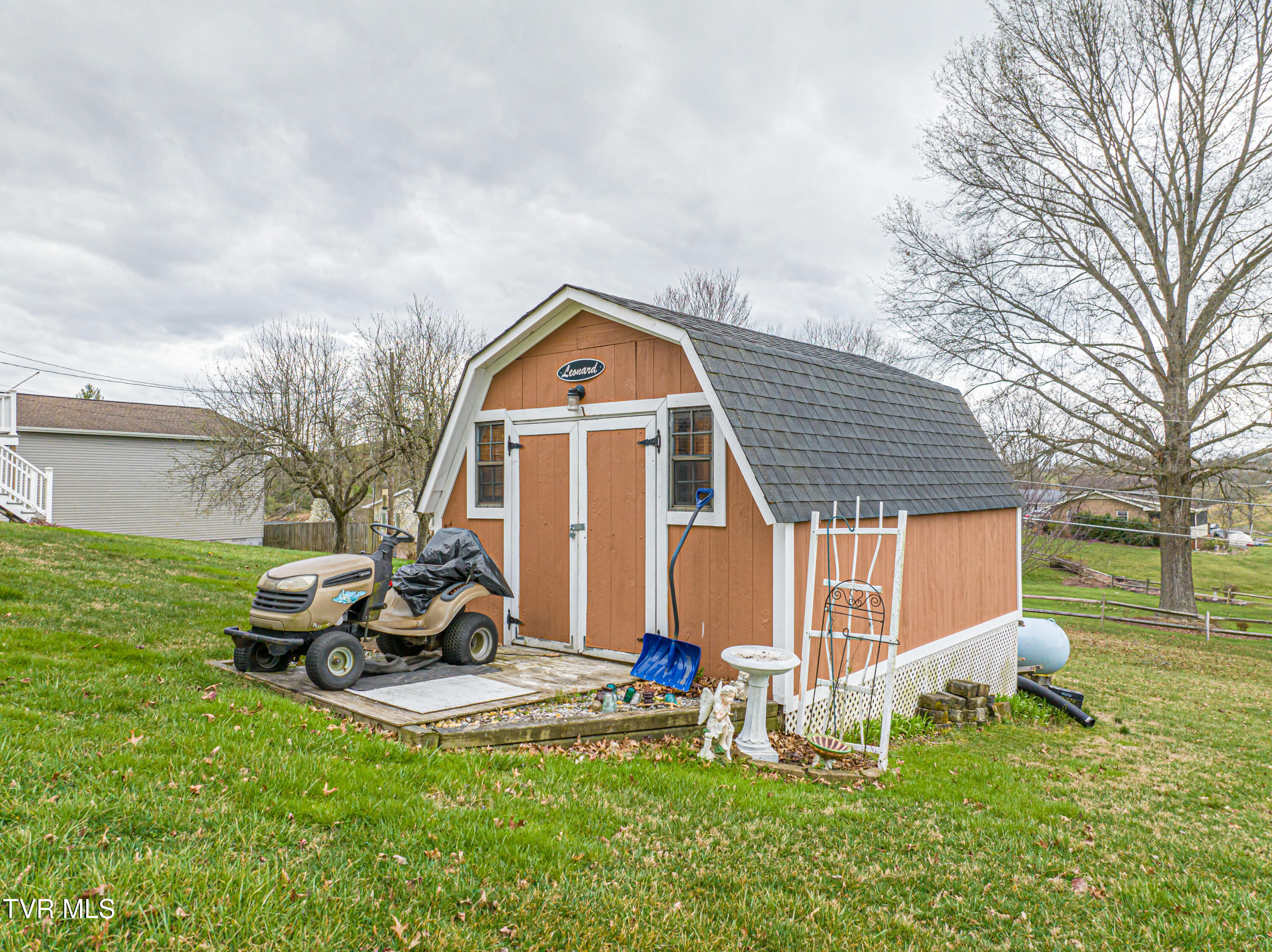 1081 Southwest Panorama Drive Property Photo 12