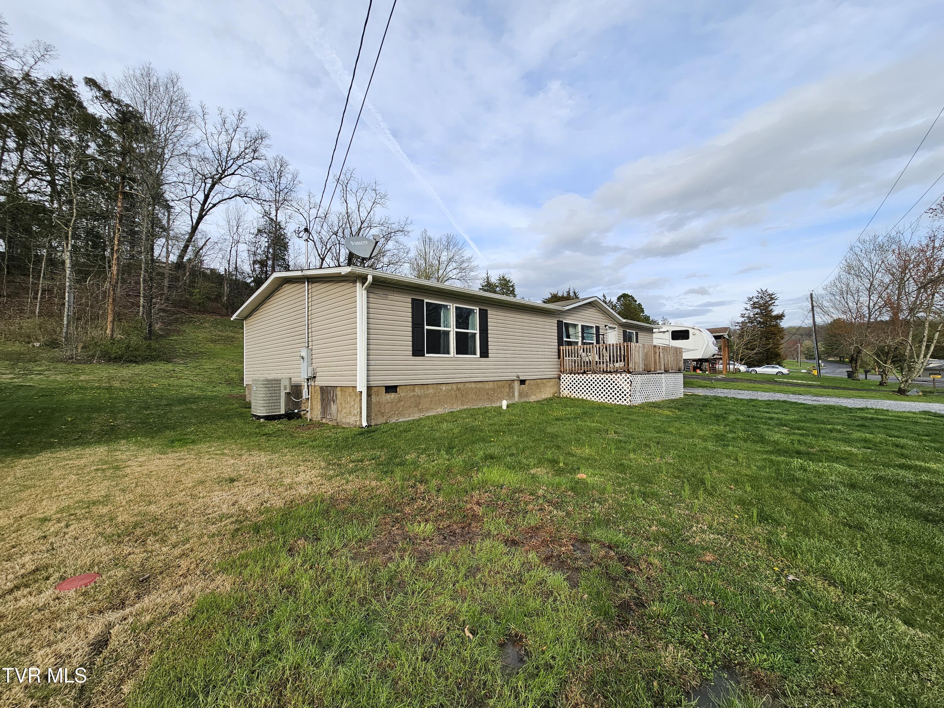428 Derby Drive Property Photo 2