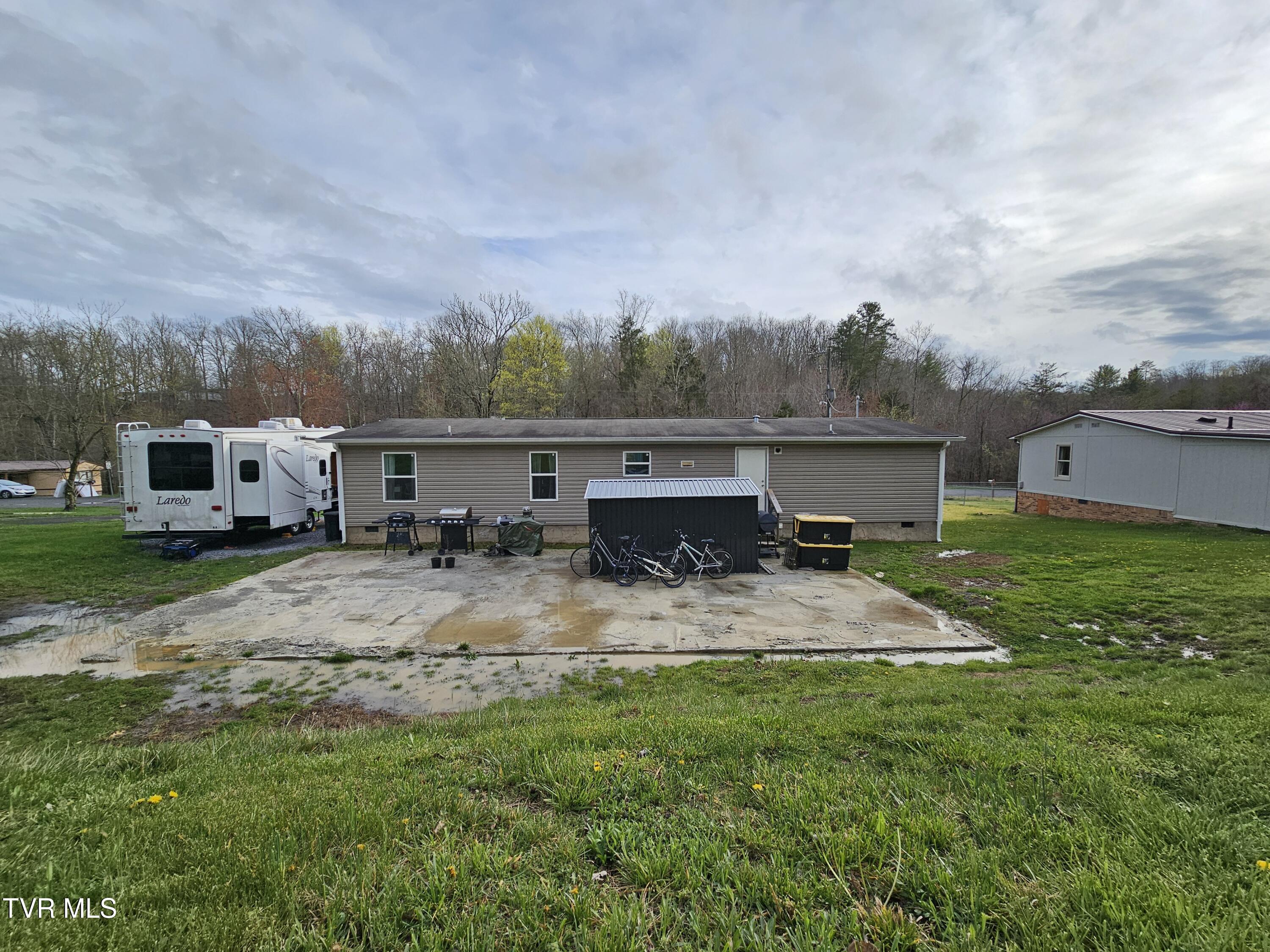 428 Derby Drive Property Photo 4