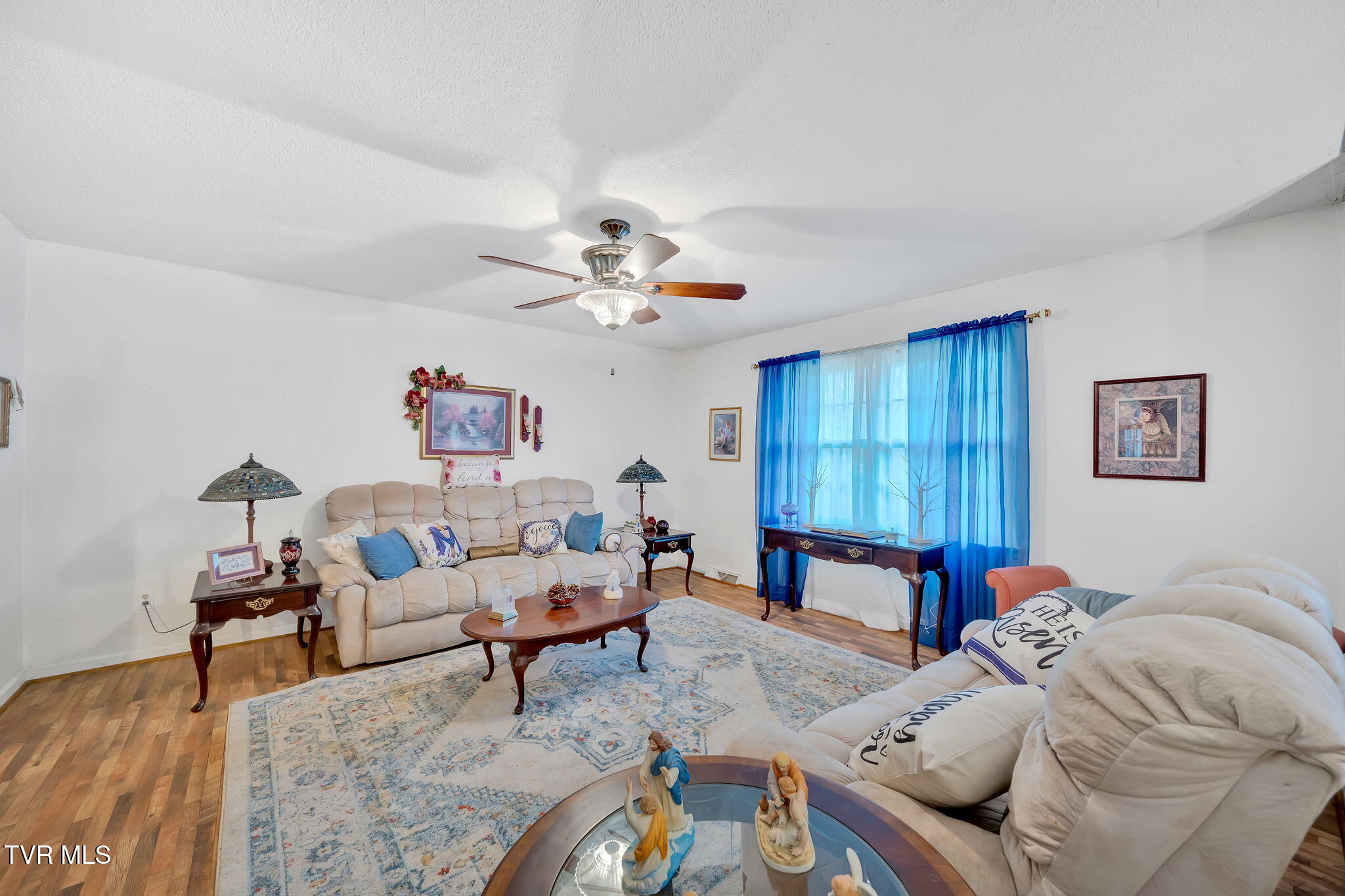 21608 Plantation Road Property Photo 8