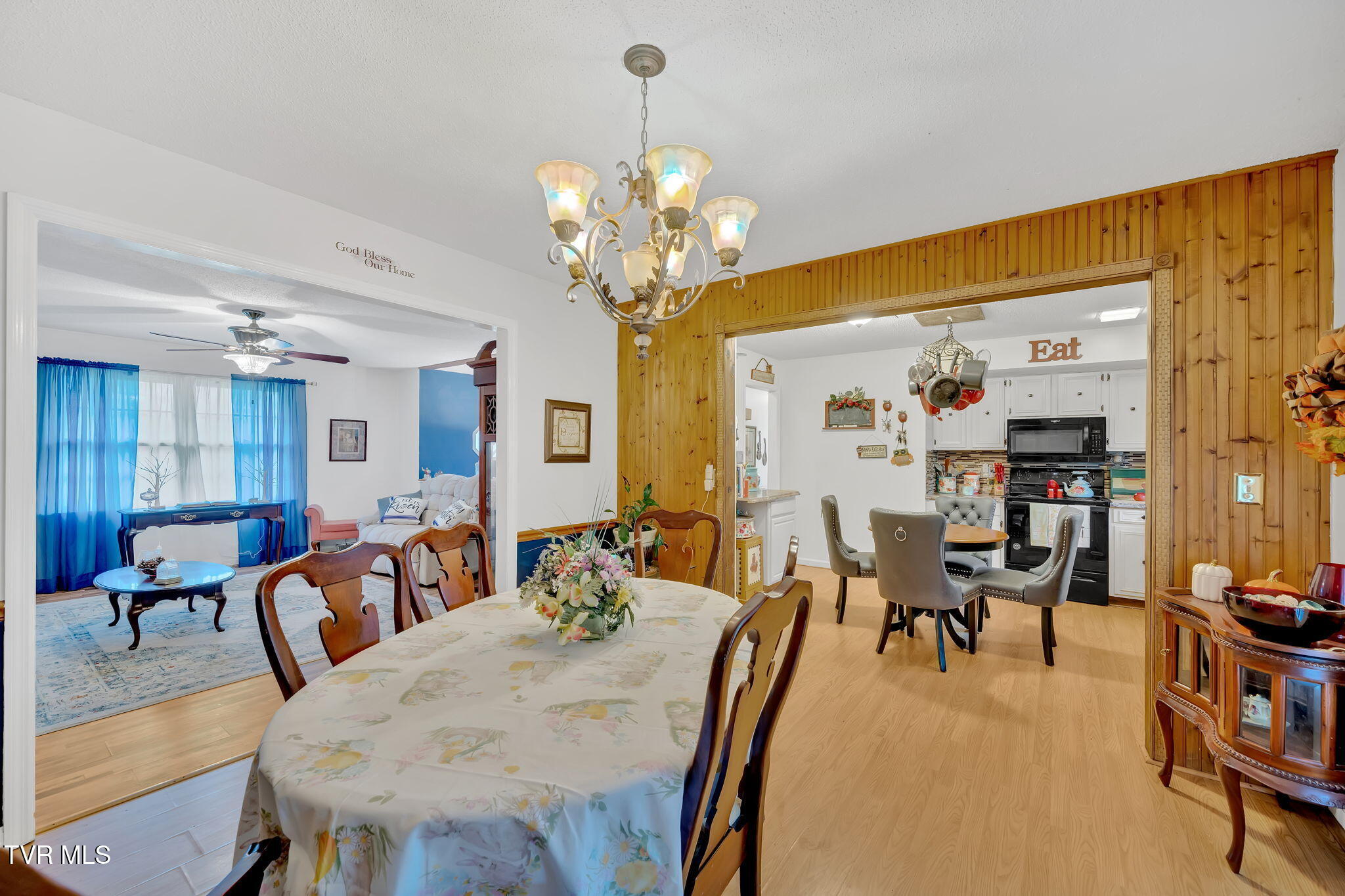 21608 Plantation Road Property Photo 12